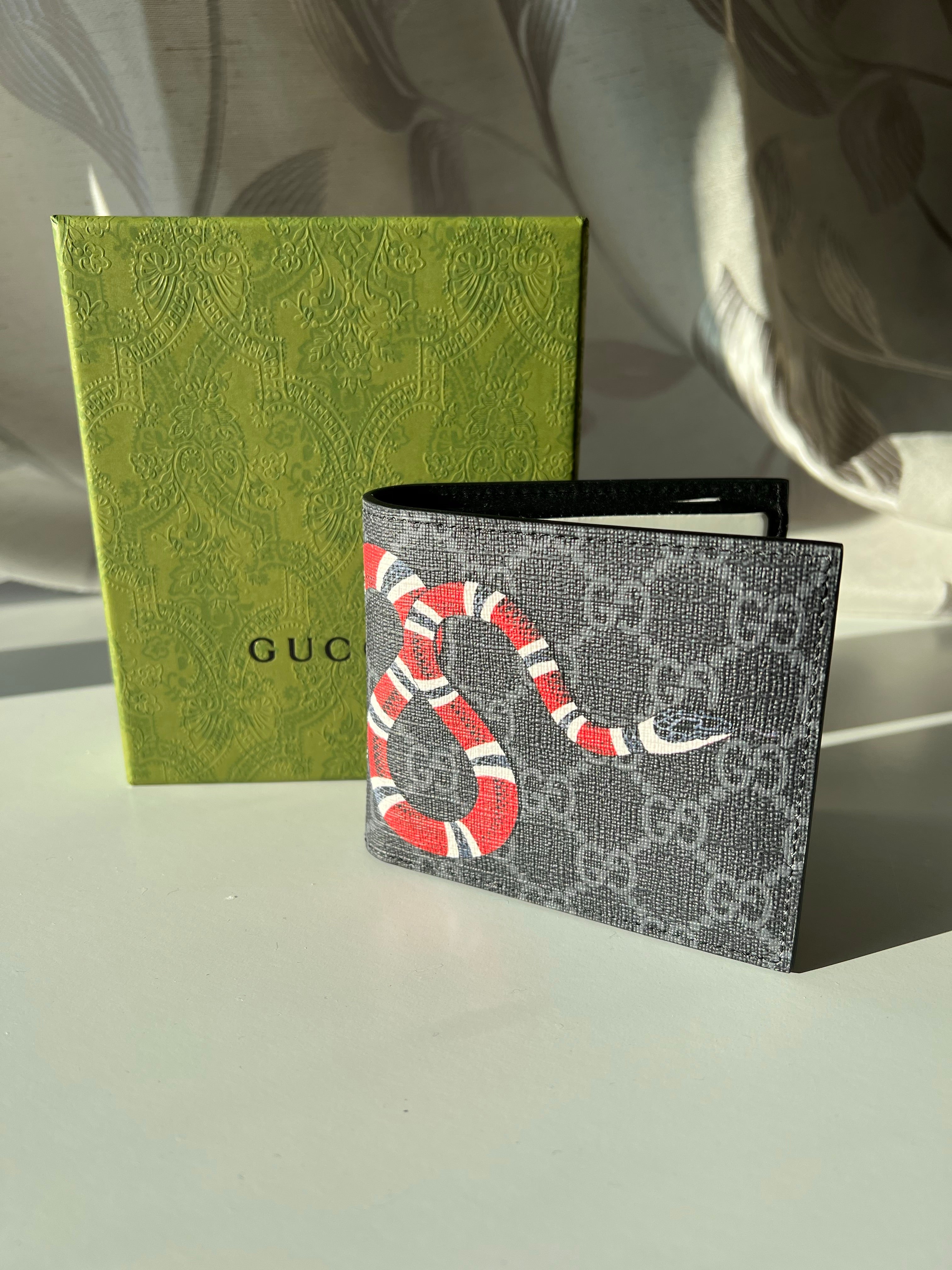 [TOP] GUCCI Snake Folding Wallet - Black