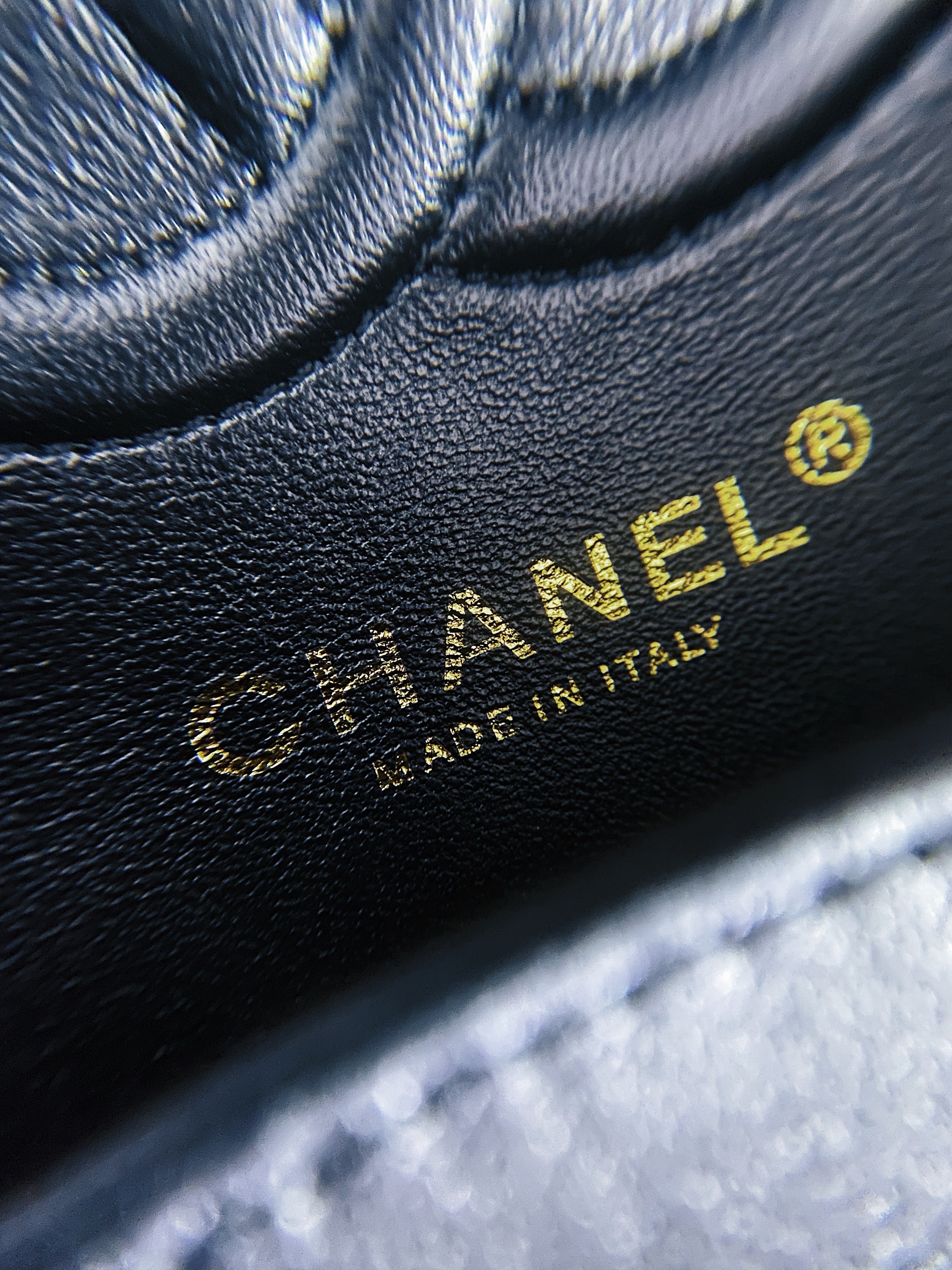 [TOP] CHANEL Classic Flap Bag Patent Medium 25.5cm – Black & GHW