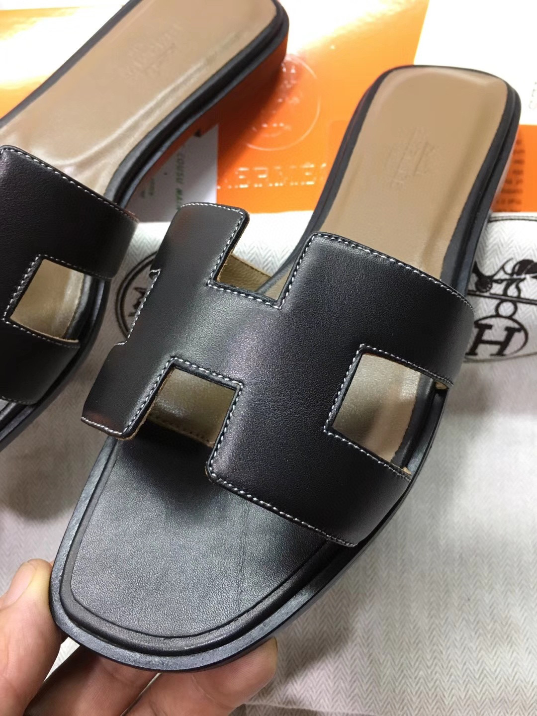 [TOP] HERMES Oran Smooth Leather Slides - Black/White/Brown