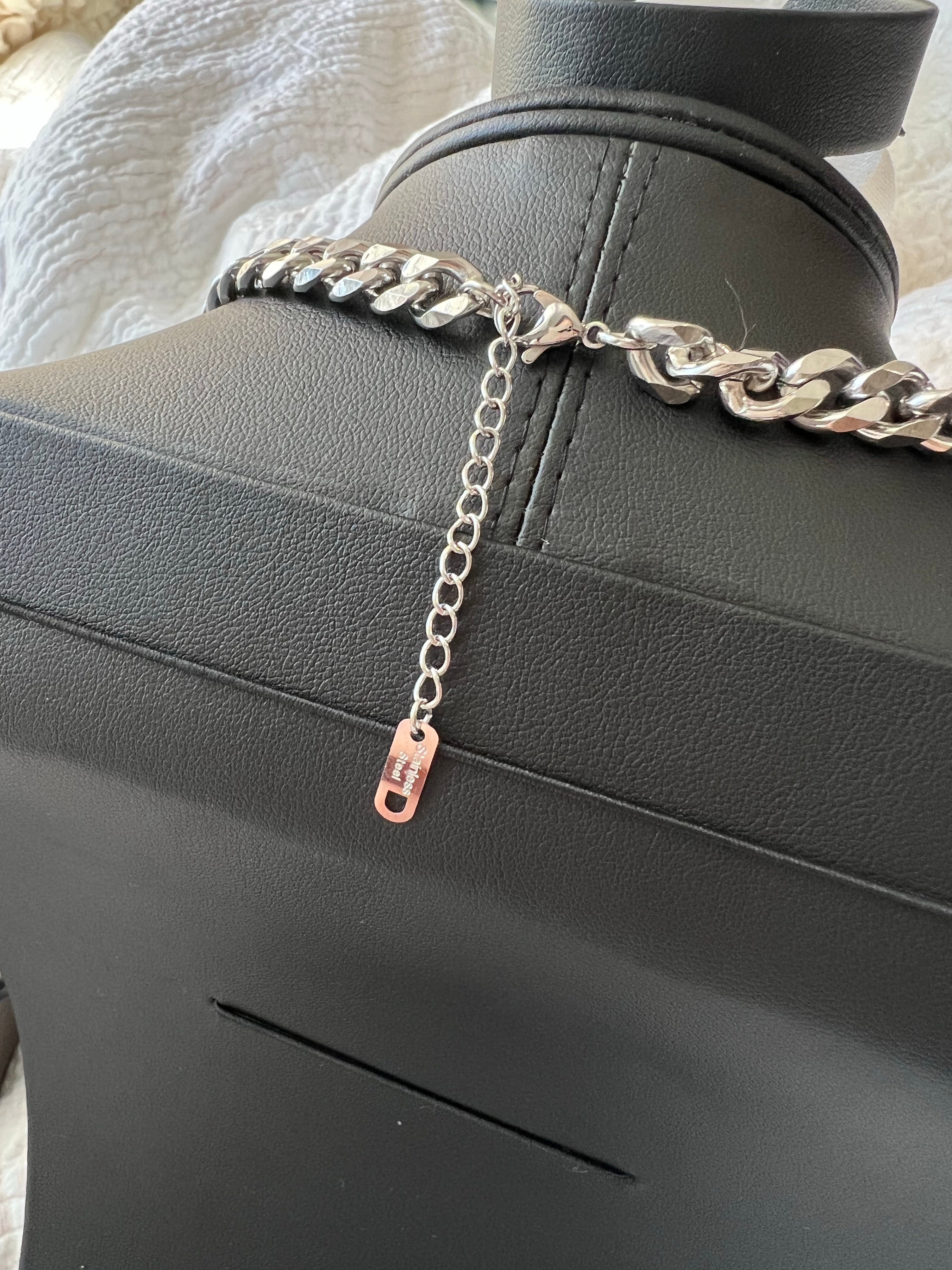 [TOP] GUCCI Interlock G Silver Necklace