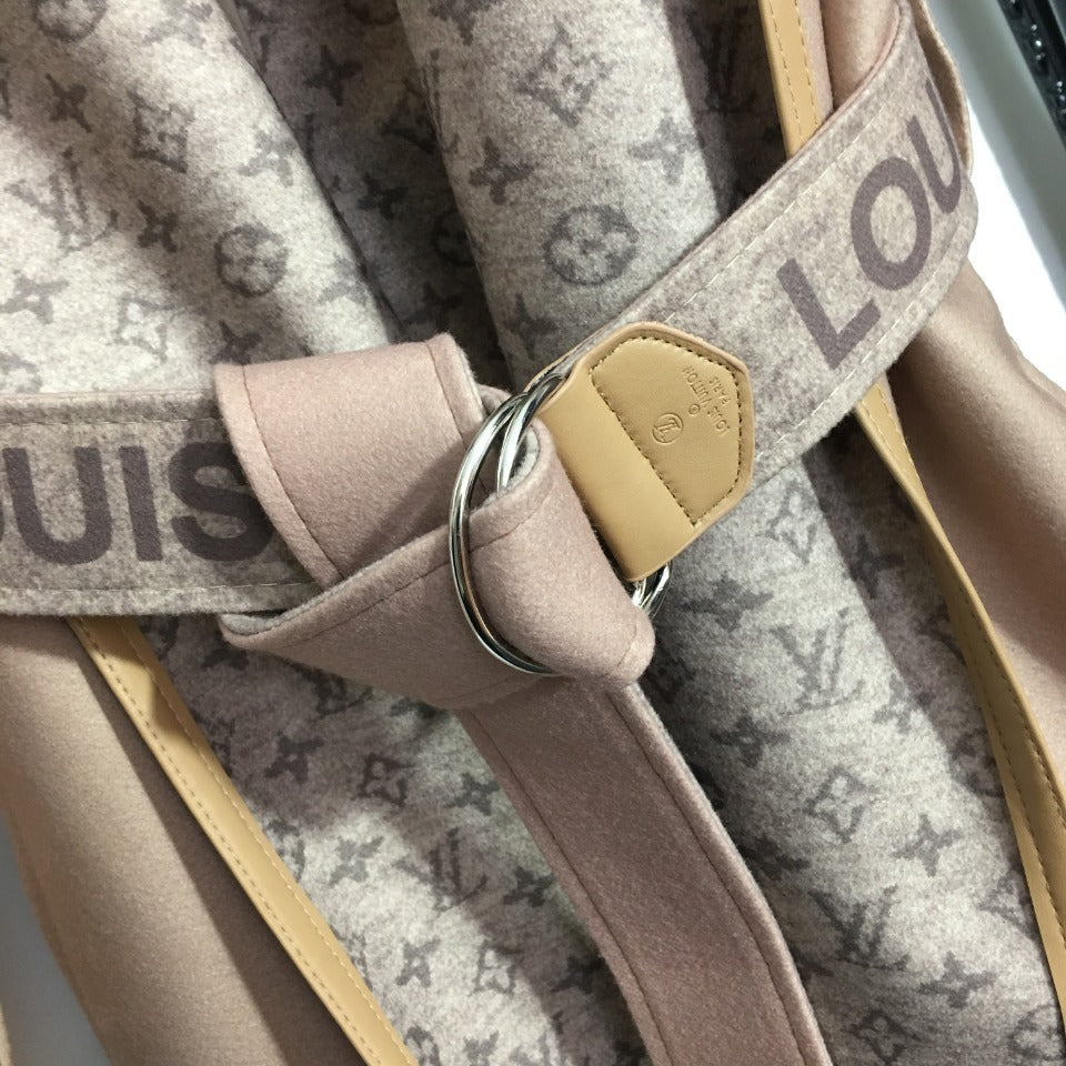 [TOP] Louis Vuitton LV L*V Belted Short Wrap Coat - Beige