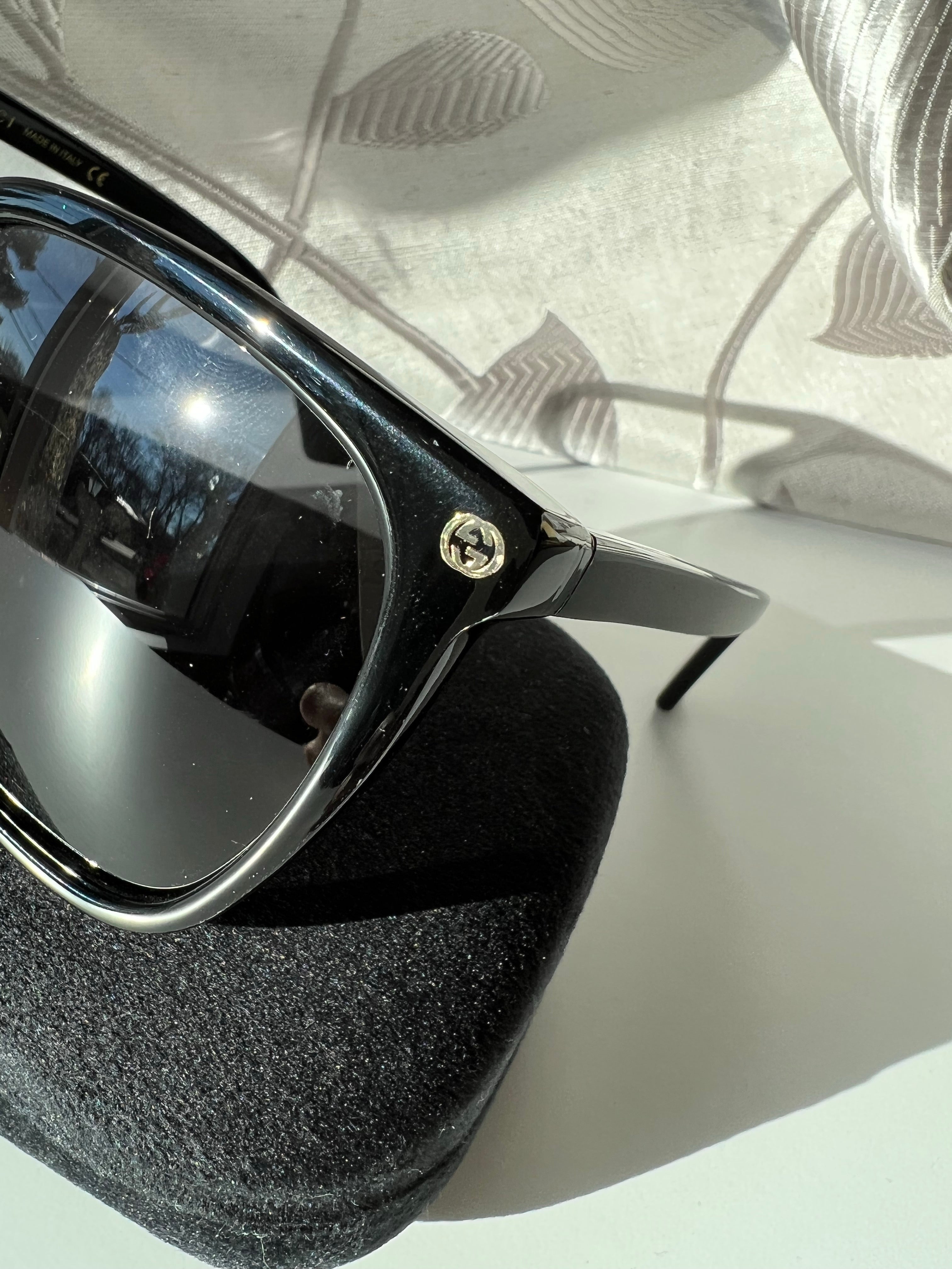 [TOP] GUCCI Bee Black Sunglasses