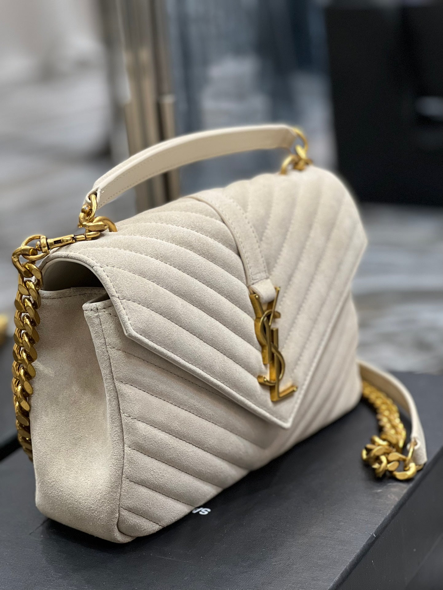 [TOP] Yves Saint Laurent YSL Small College Suede Handbag - White