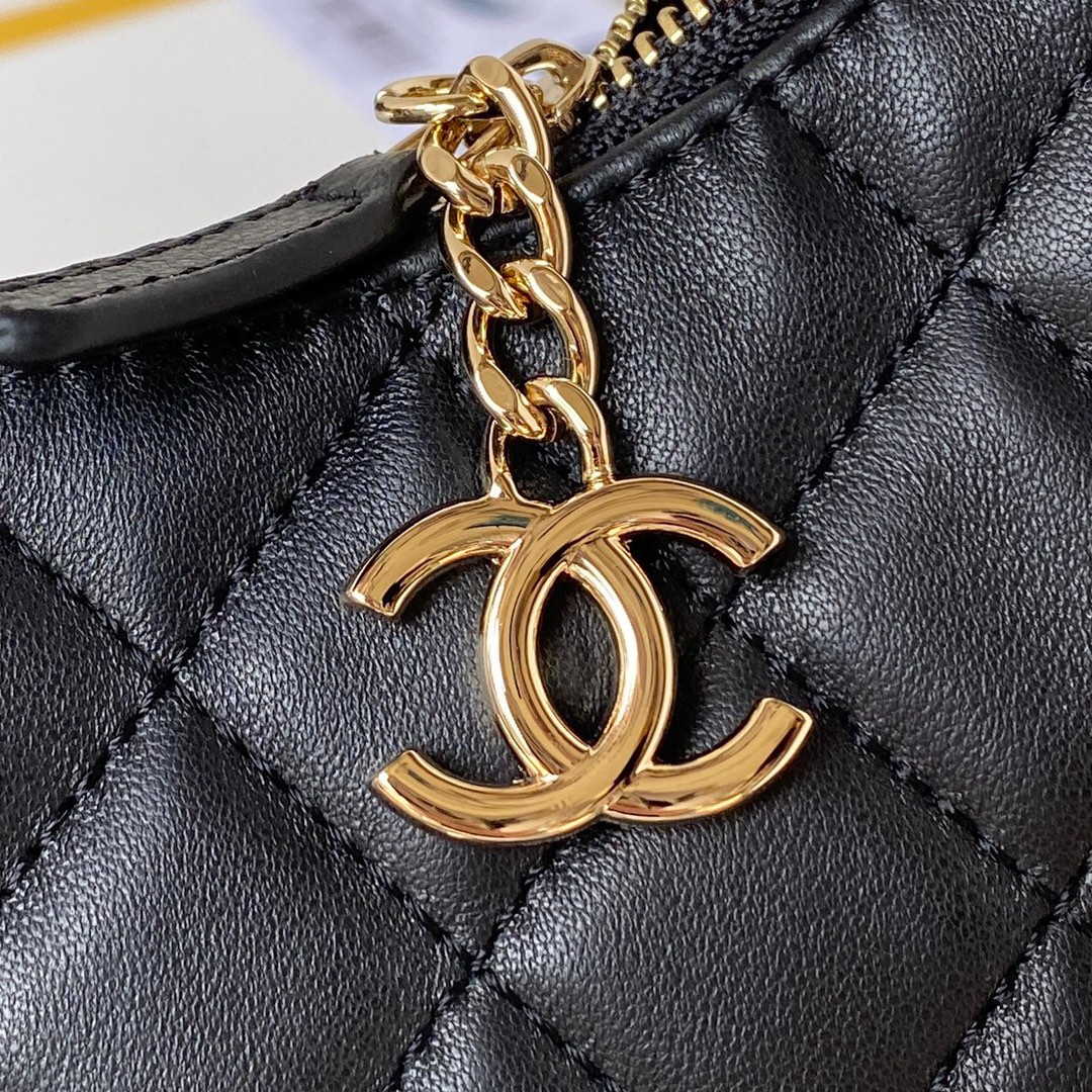 [TOP] CHANEL Moon Bag 15X20X6cm - GHW - Black