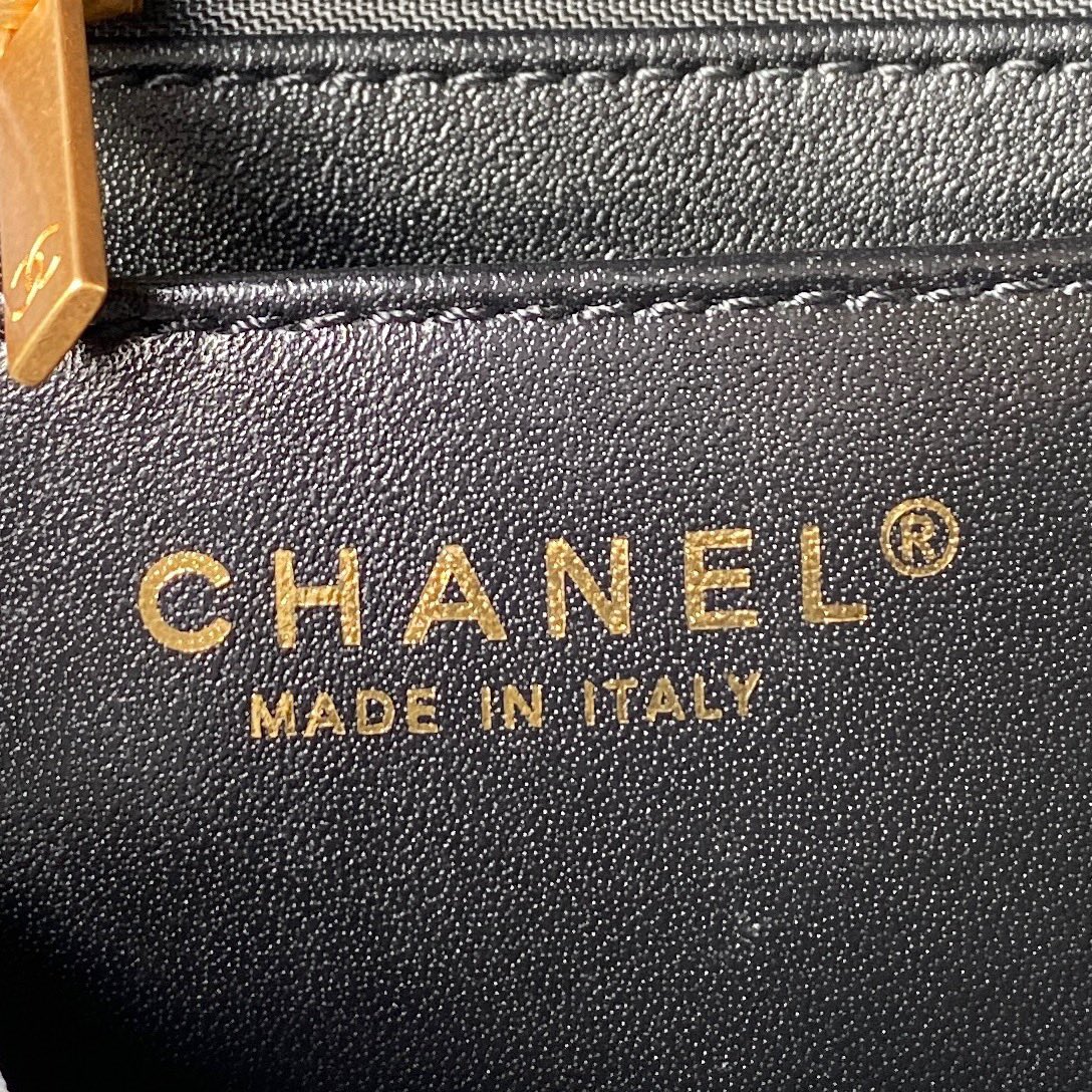 [TOP] CHANEL Classic Flap Bag 16×19.5×6cm - GHW - Black