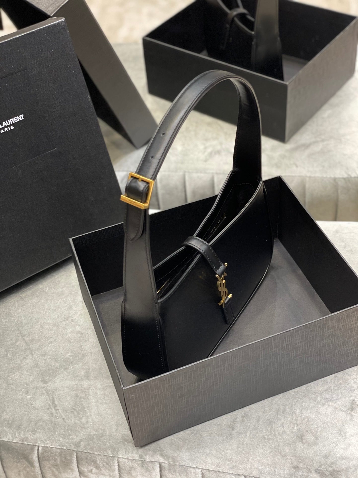 [TOP] Yves Saint Laurent YSL Le 5A7 Shoulder Bag - Black GHW