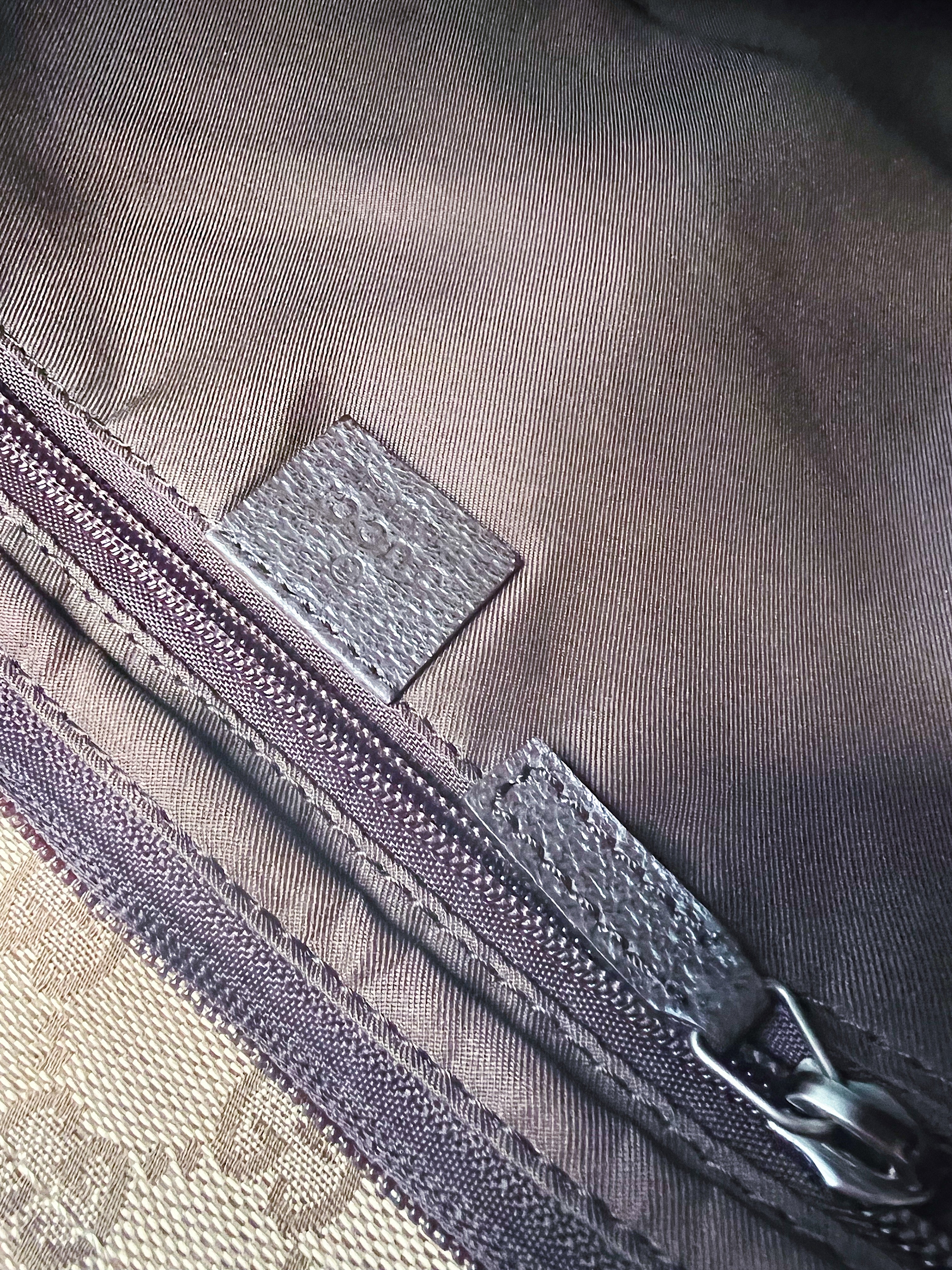 [TOP] GUCCI Supreme Messenger Crossbody Bag