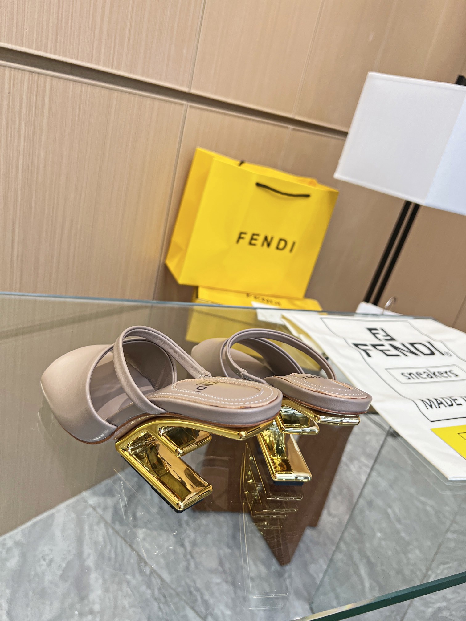 [TOP] FENDI First High Heel - Flesh pink