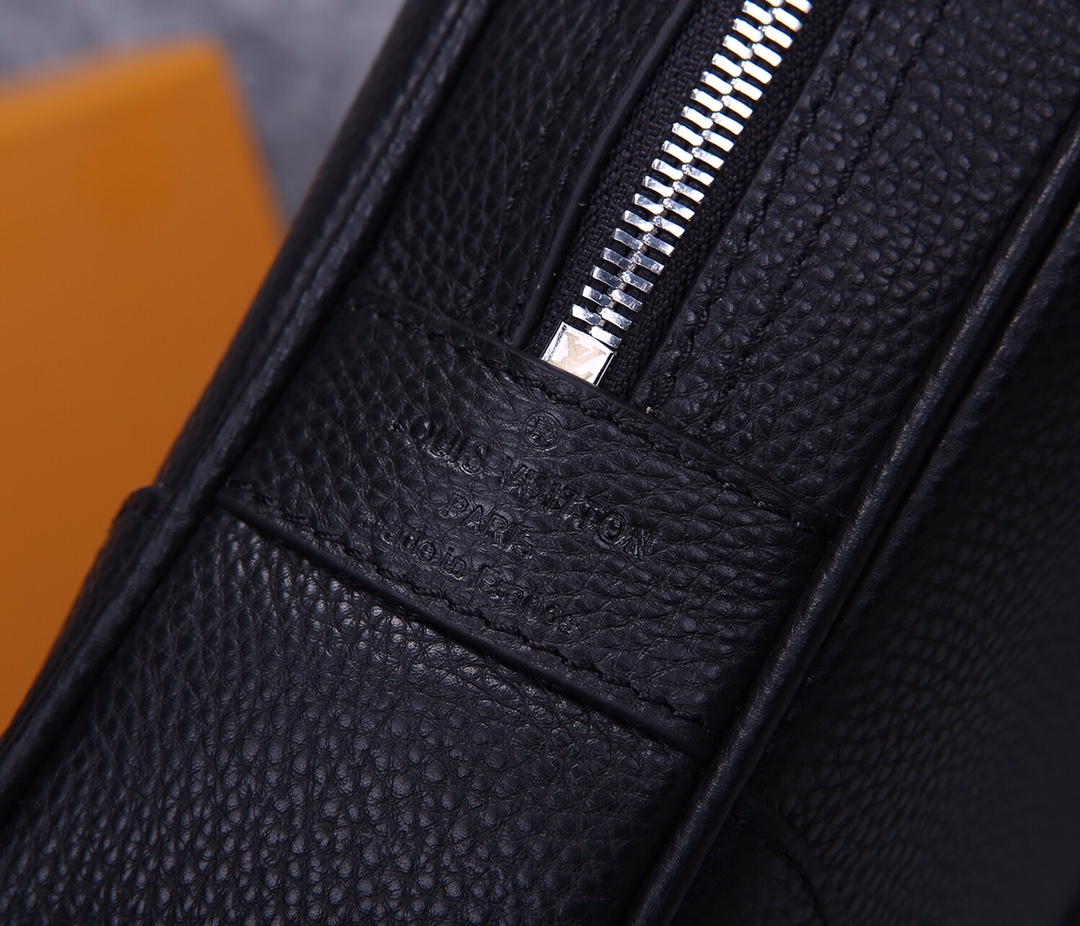 [TOP] Louis Vuitton LV Porte-Documents Voyage Small Briefcase-Taurillon Calfskin 41 x 31 x 7 cm