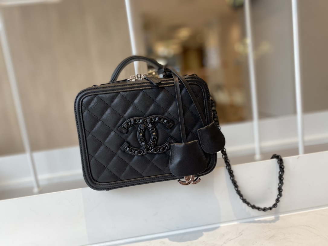 [TOP] CHANEL Vanity Case Small  - All Black