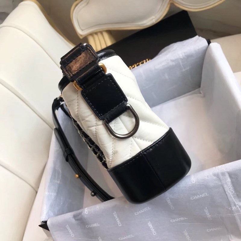 [TOP] CHANEL Gabrielle Bag Chevron Small 20cm  - Black & White