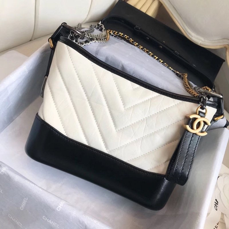 [TOP] CHANEL Gabrielle Bag Chevron Small 20cm  - Black & White