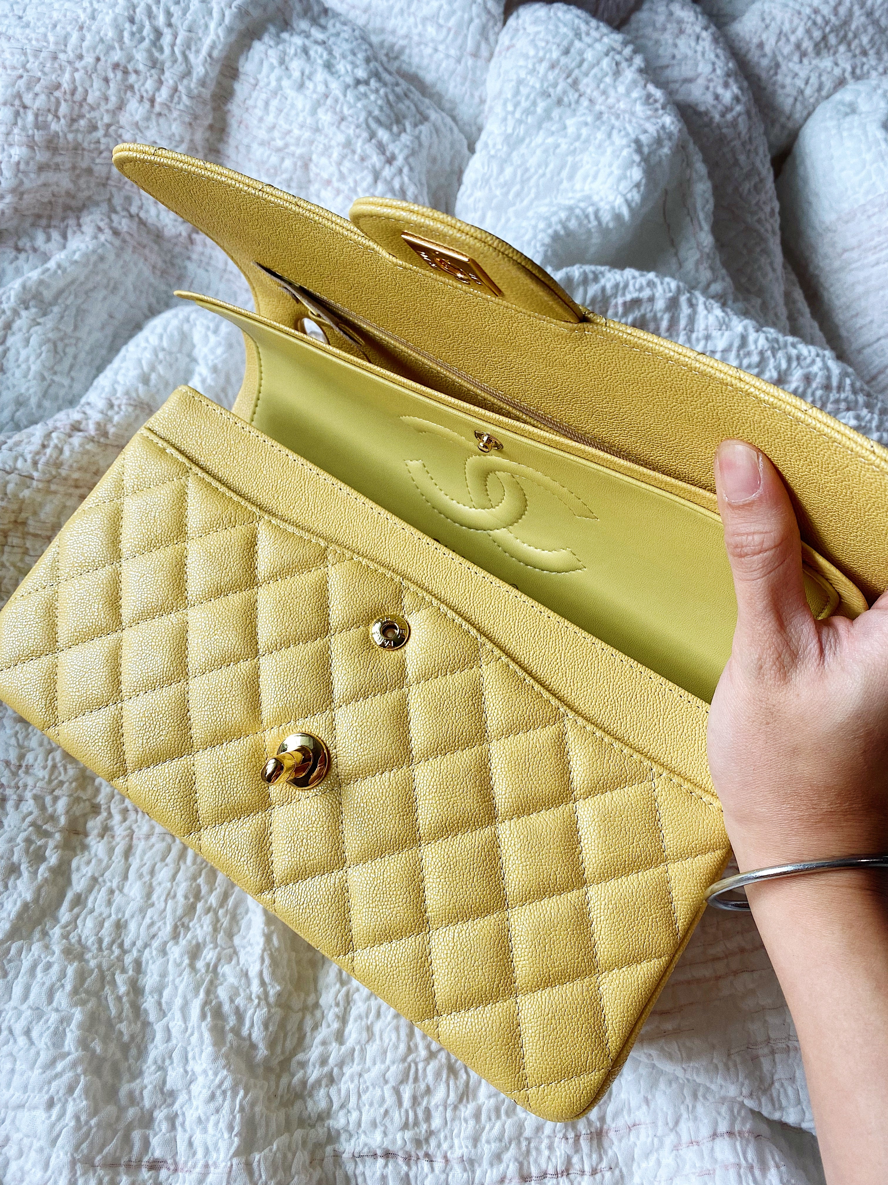 [TOP] CHANEL Classic Flap Bag Caviar Medium 25.5cm –  Yellow & GHW