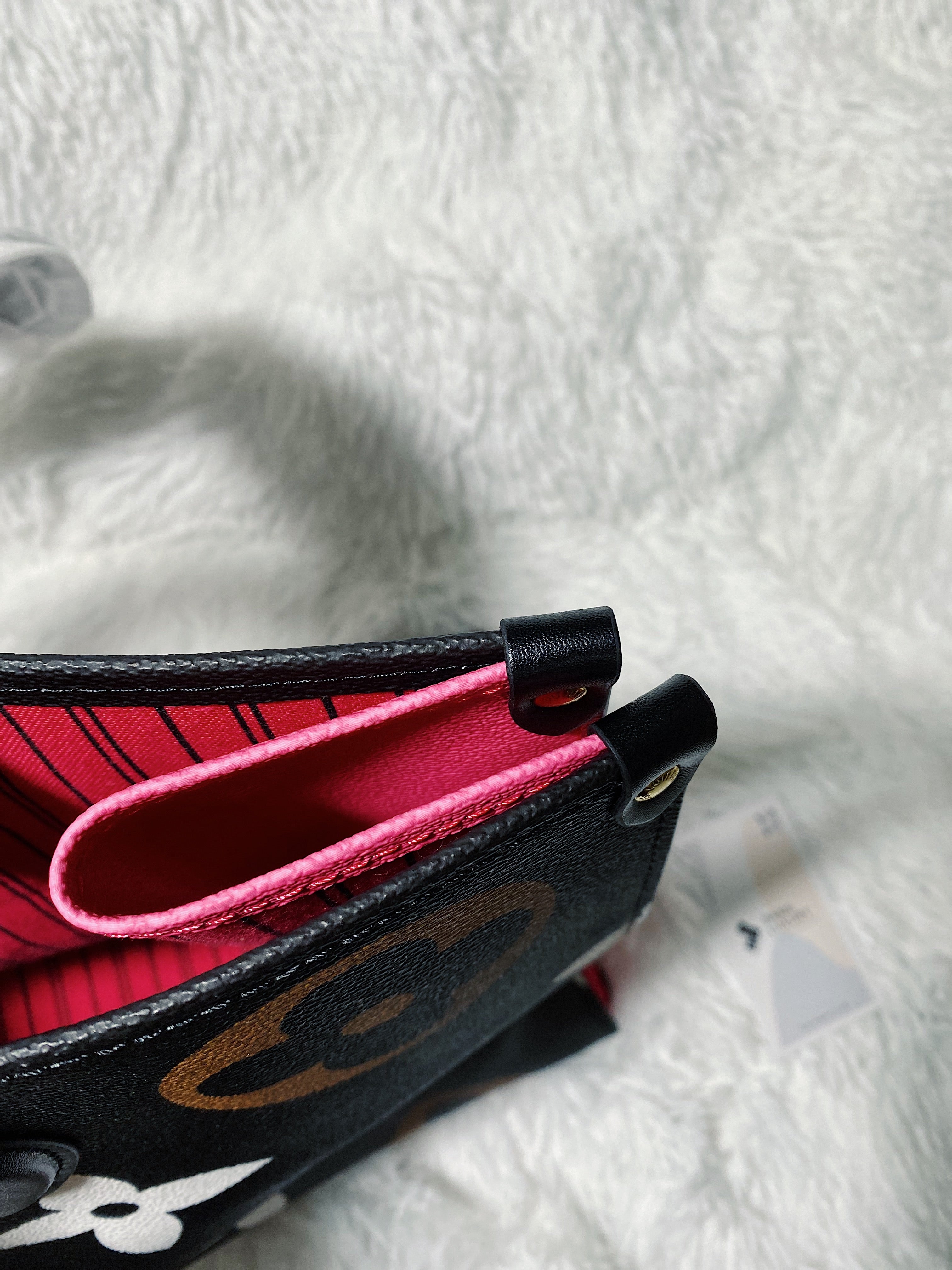 [TOP] Louis Vuitton LV On The Go Giant Monogram 41x34x19cm- PINK AND BLACK