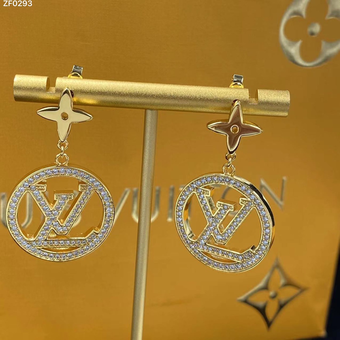 [TOP] Louis Vuitton LV Round Hoops Earrings