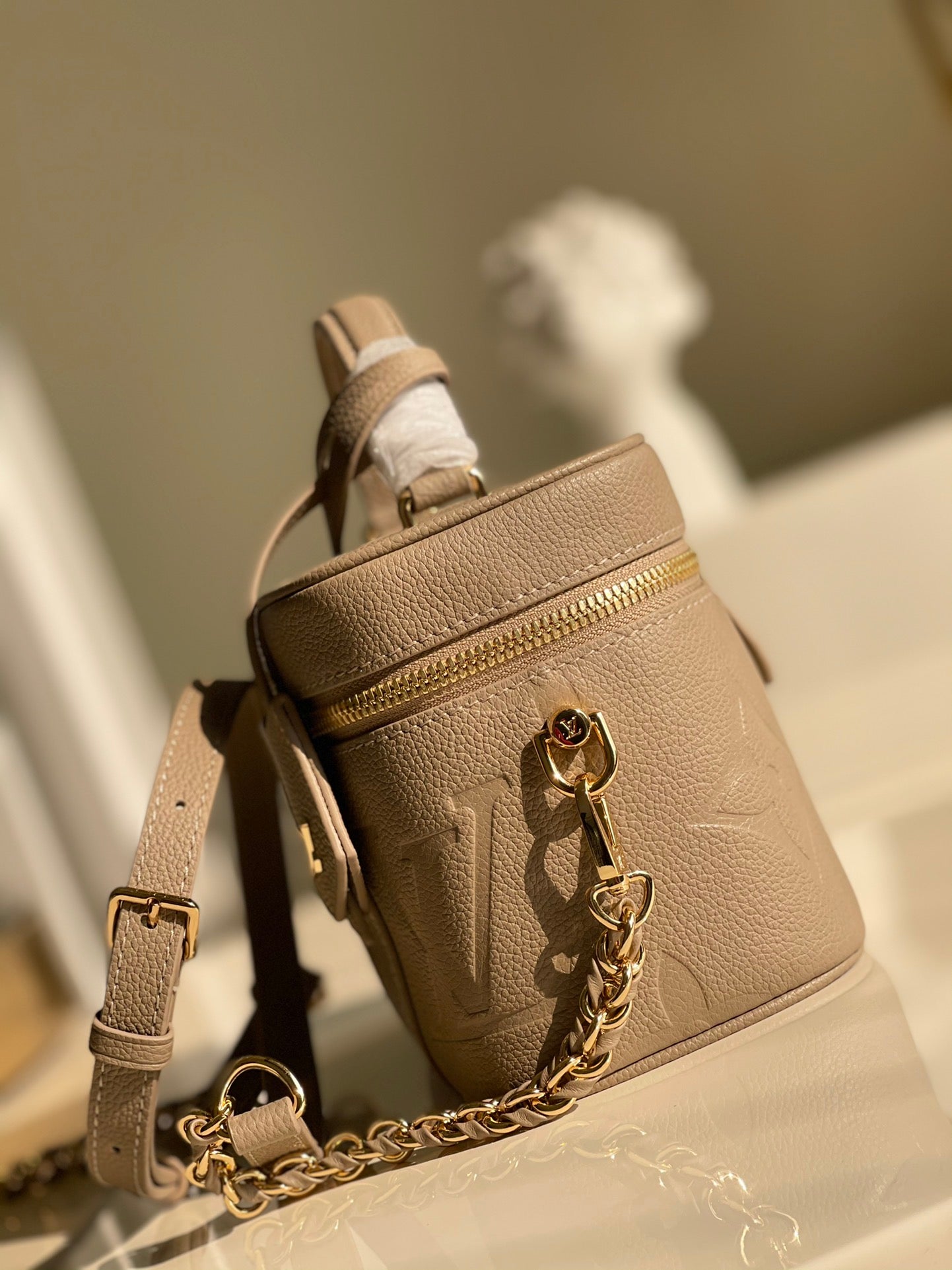 [TOP] Louis Vuitton LV L*V Empreinte Giant Monogram Vanity Bag - Turtle Dove