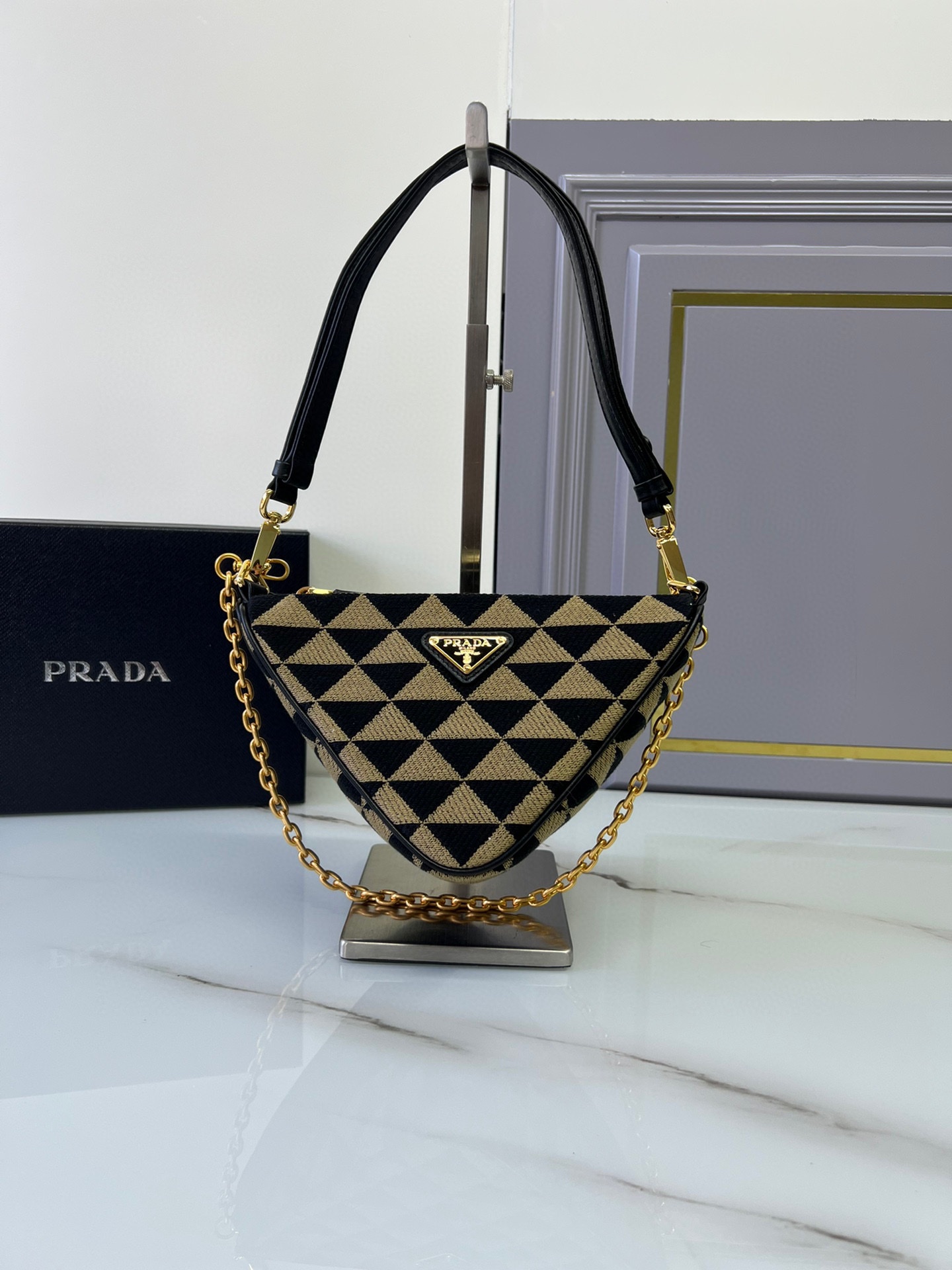 [TOP] PRADA Double Sided Triangle Bag 23x25x5cm - 3 Color