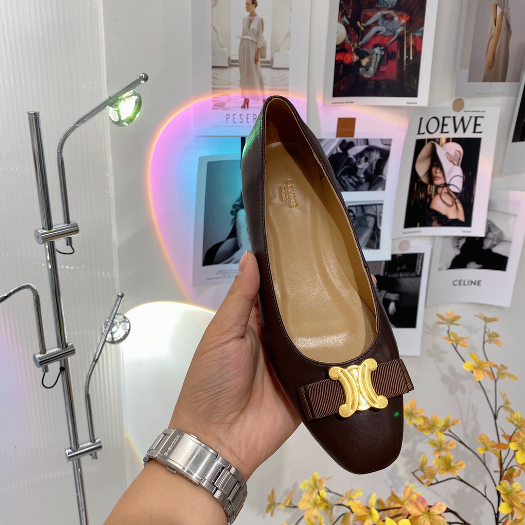 [TOP] CELINE Cowhide Flat - Brown - Cline