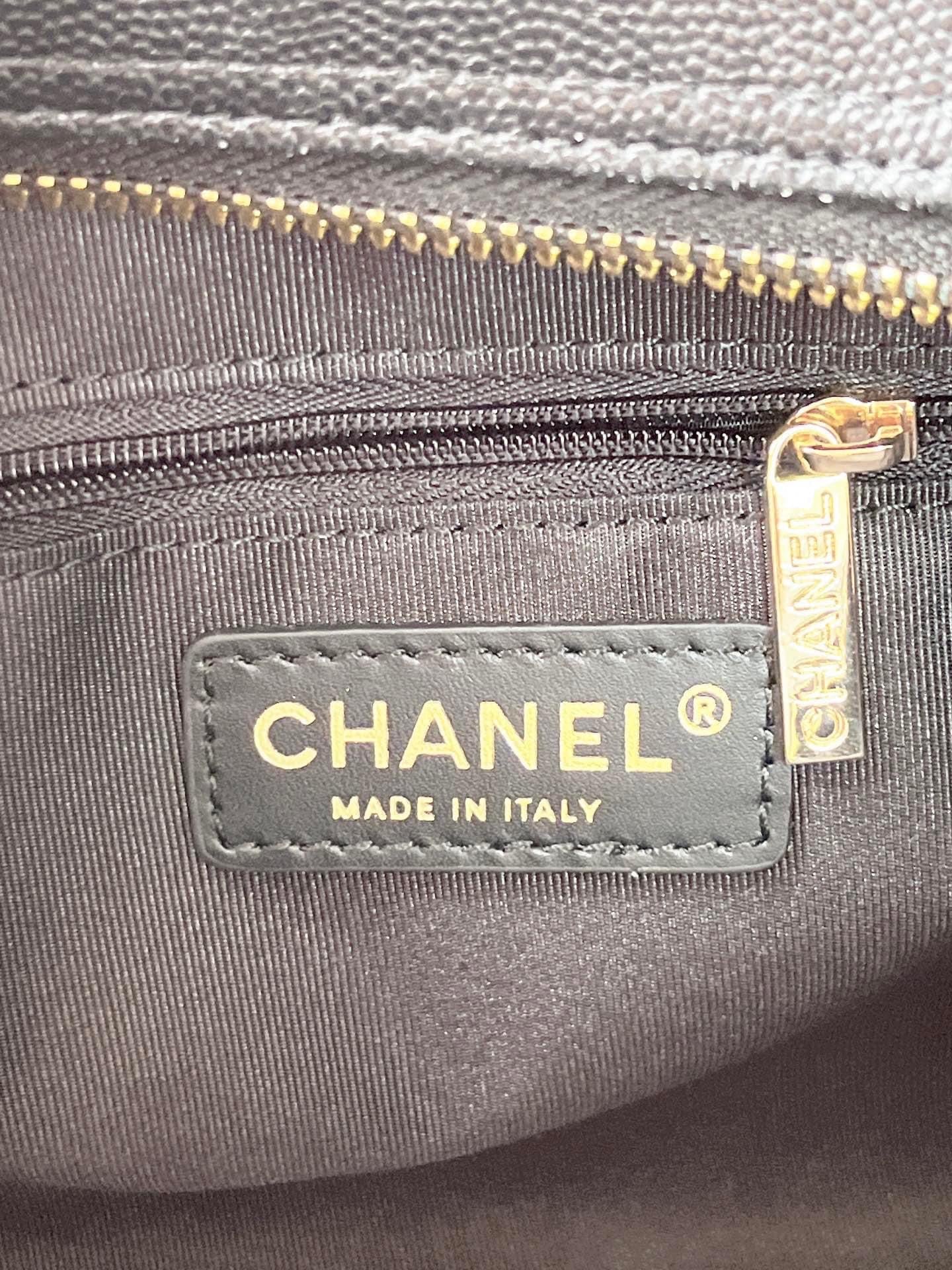 [TOP] CHANEL Bowler Mini Bag - Black