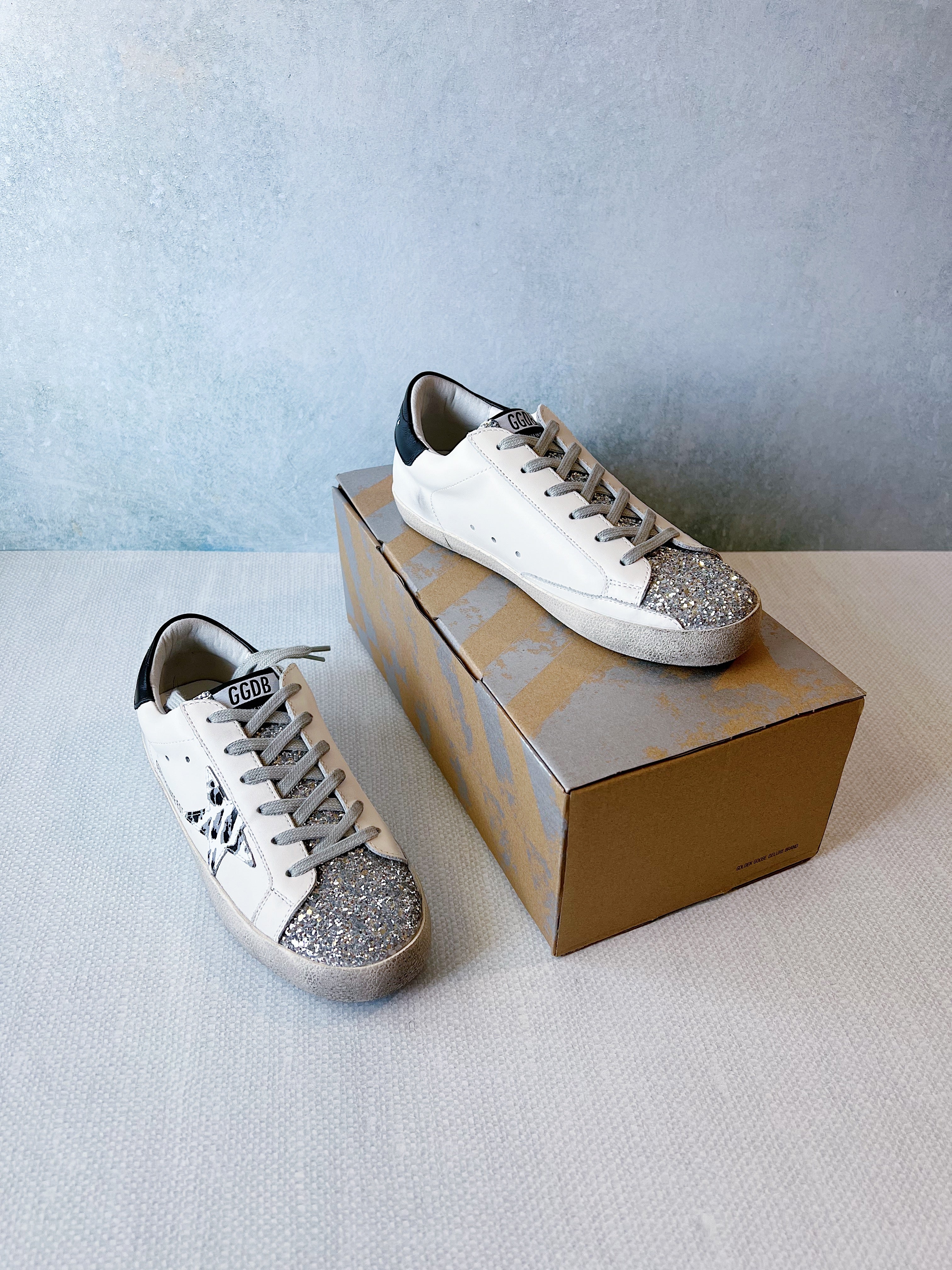 [TOP] GGDB Glittery Sneakers w Stripes Star - White