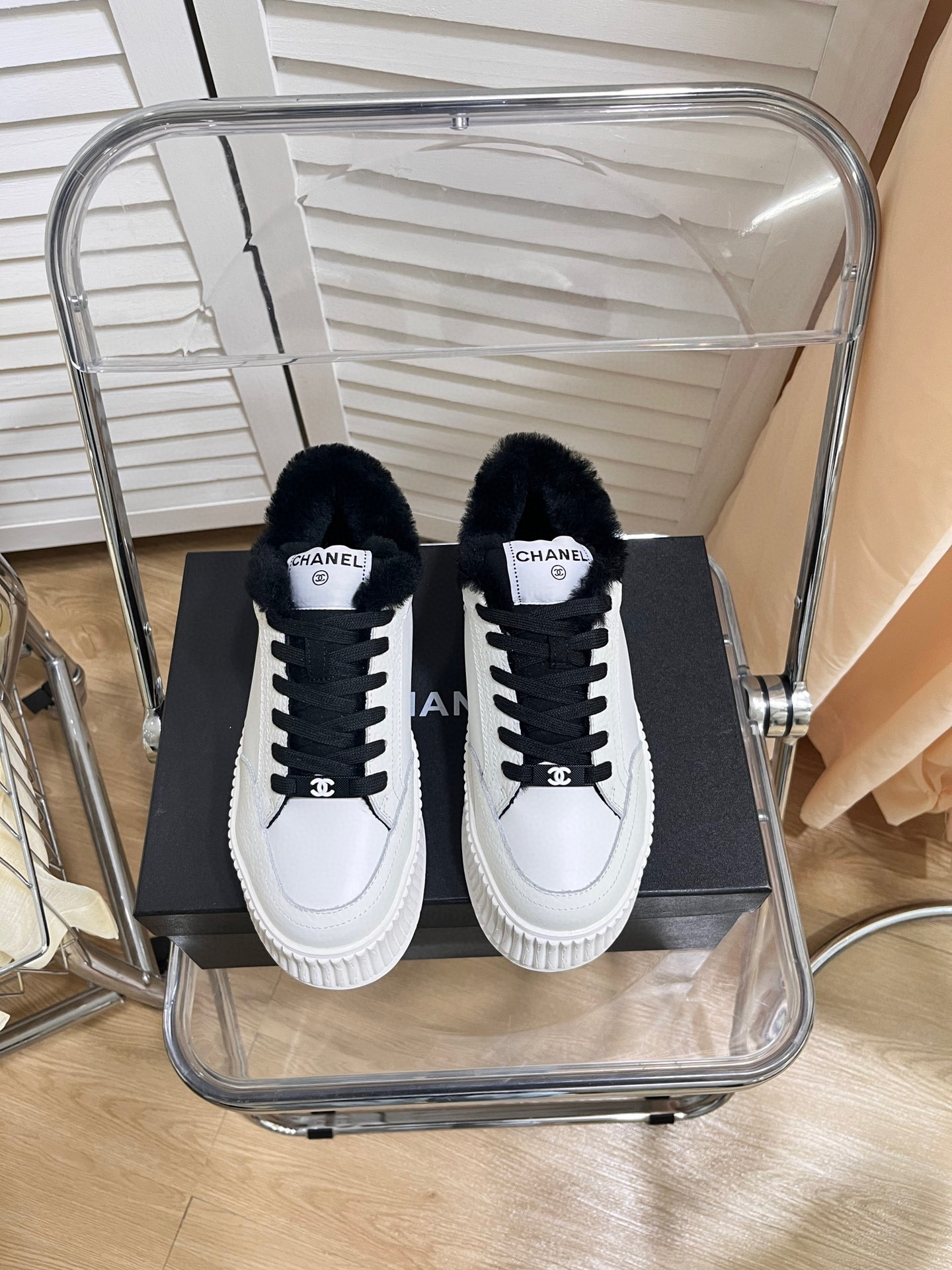 [TOP] CHANEL Two Tone Sneaker with Fur Trim - Black/White/Pink