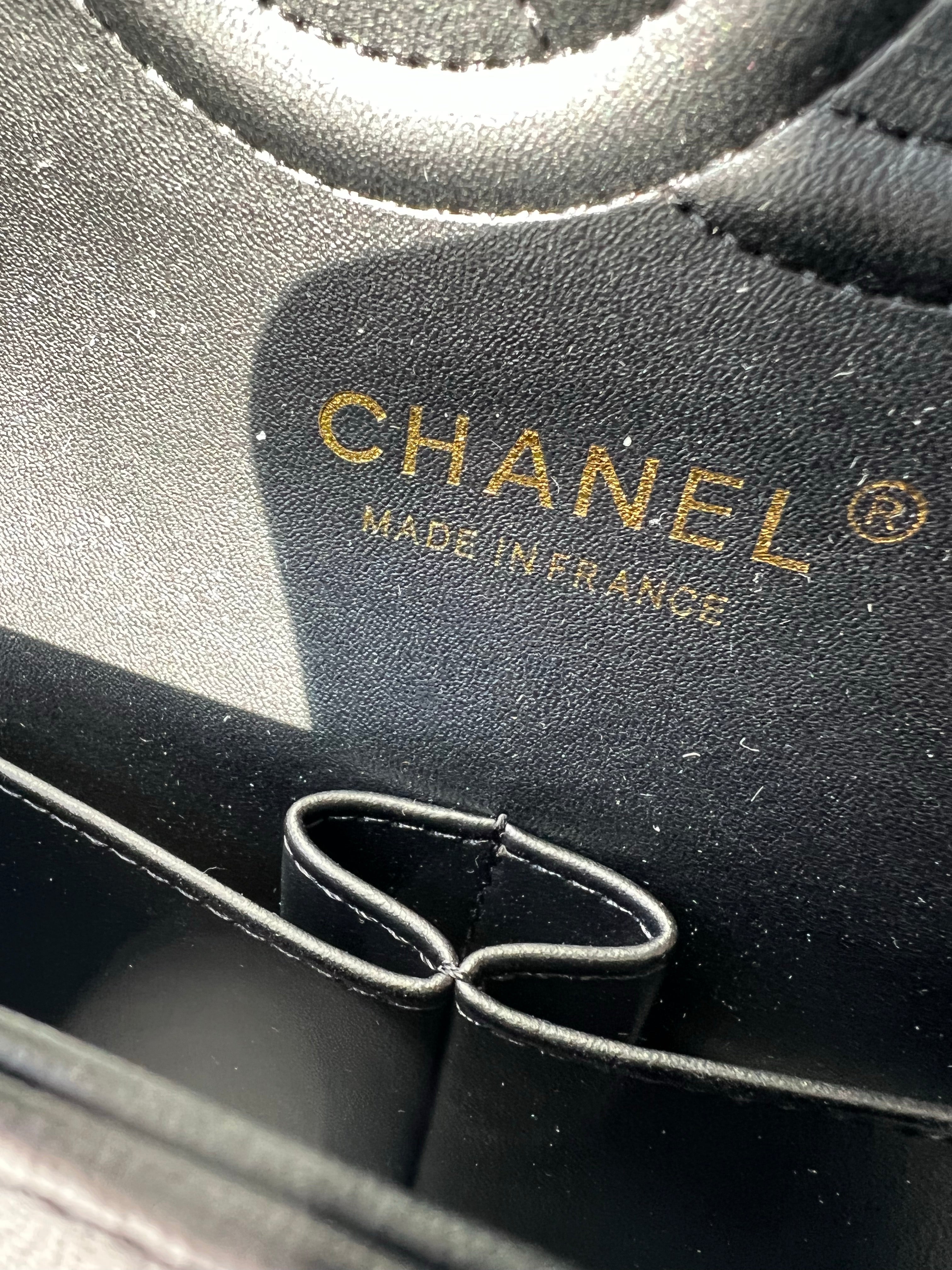 [TOP] CHANEL Classic Flap Bag Chevron Lambskin Medium 25.5cm – Black & GHW