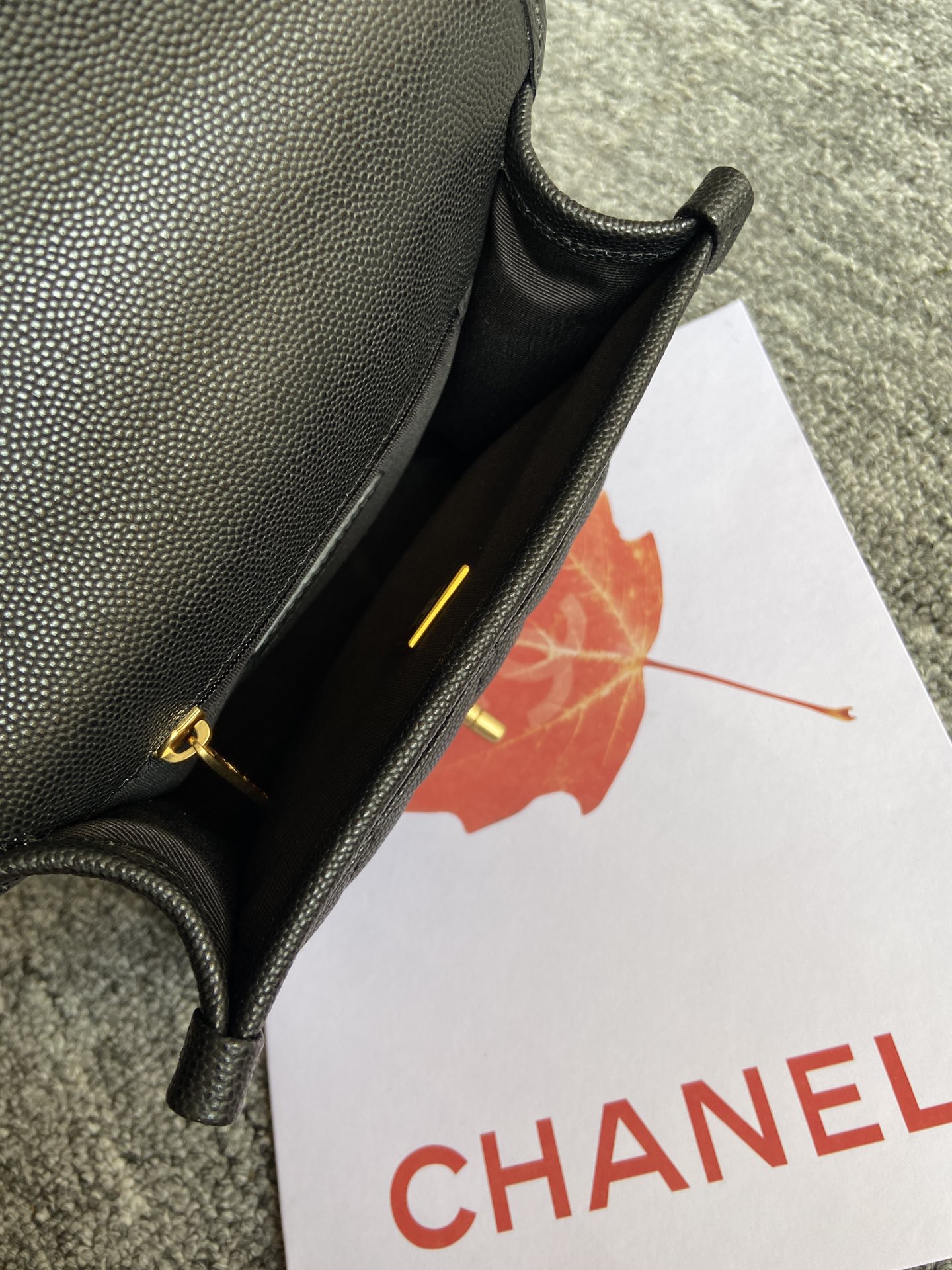 [TOP] CHANEL 22k Flap Bag 17x20.5x6cm/25x21.5x7cm - GHW - Black