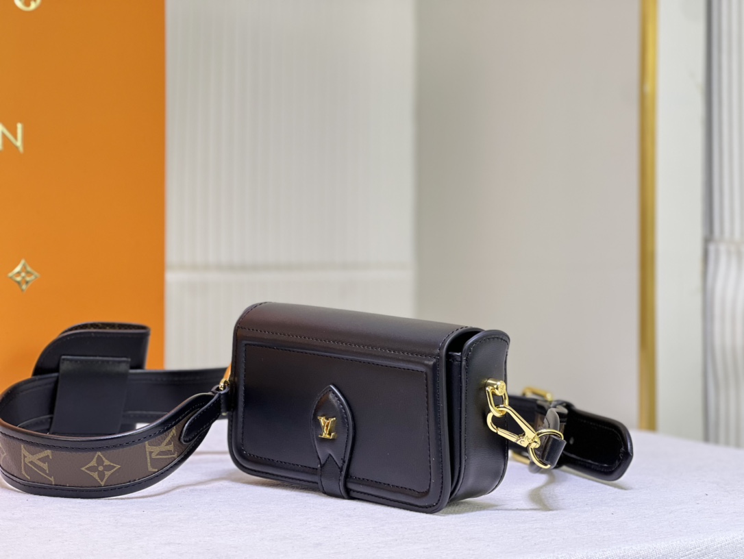 [TOP] Louis Vuitton LV Officier handbag with cowhide and Monogram canvas 17x10x4.5CM