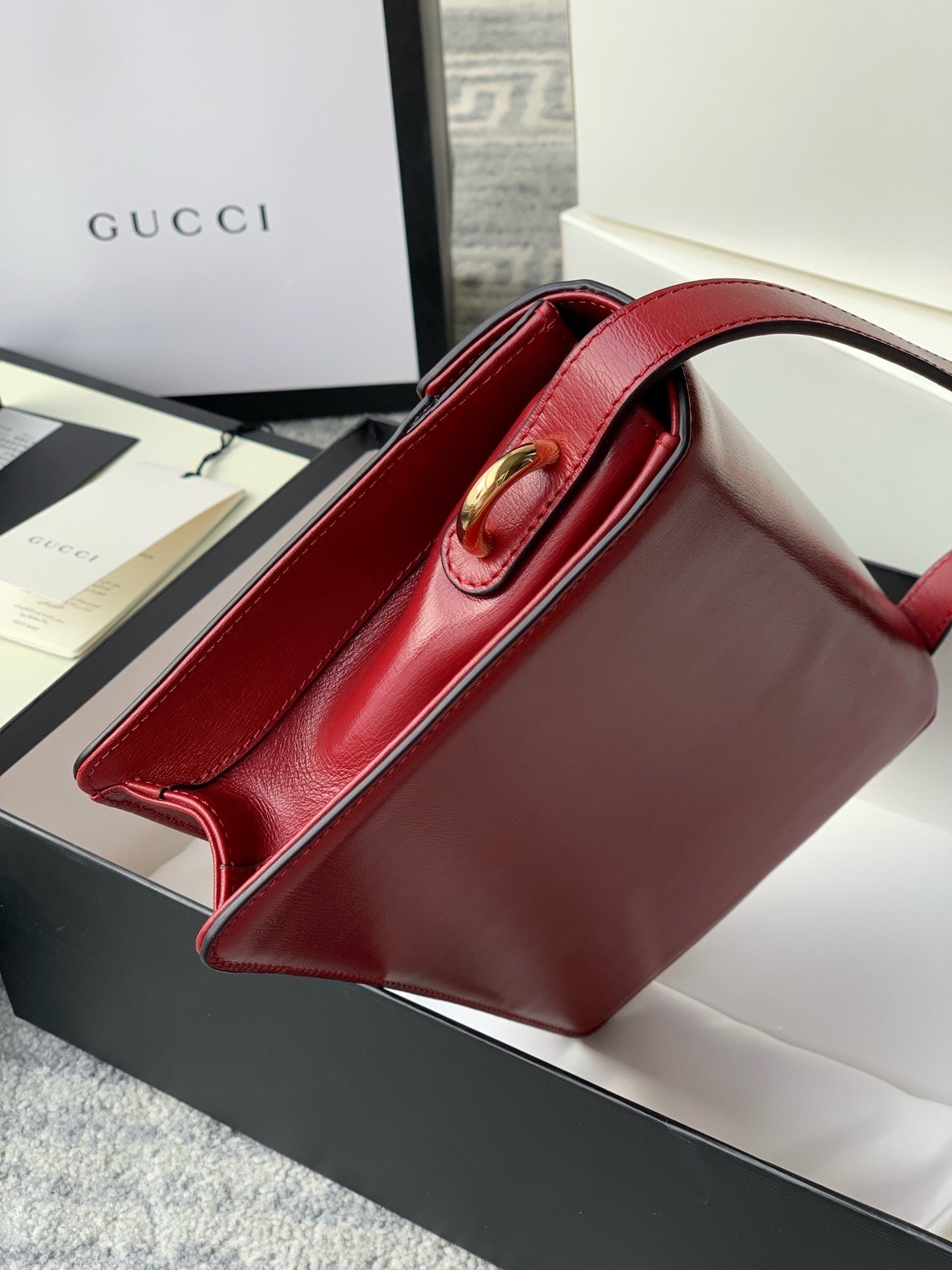 [TOP] GUCCI GG Logo Plaque Shoulder Bag