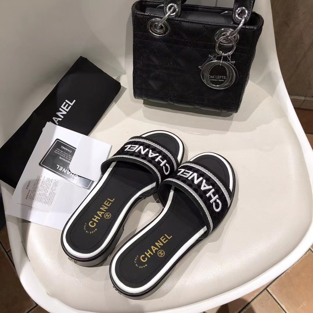 [TOP] CHANEL Logo Sliders - Black
