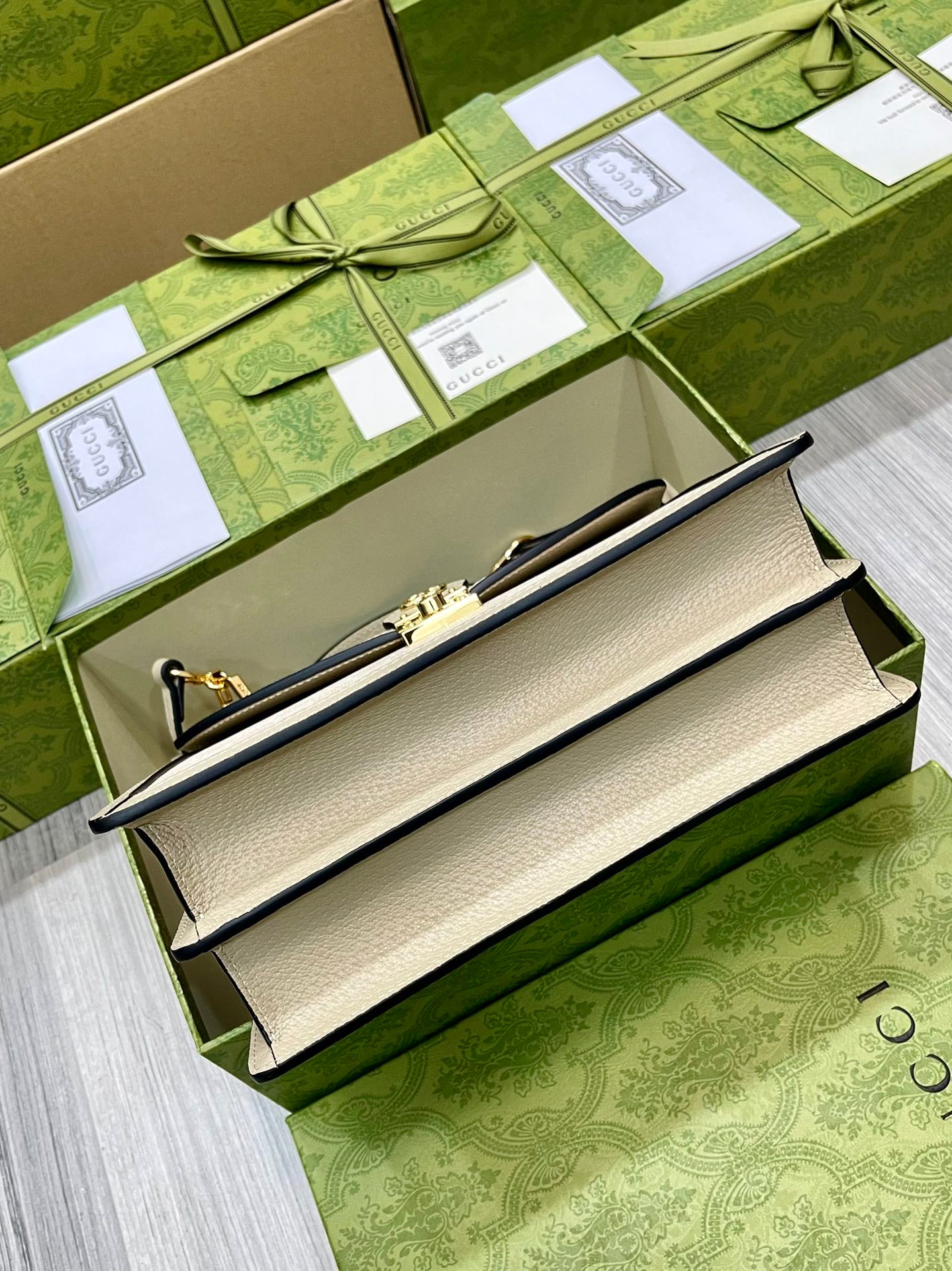 [TOP] GUCCI G*G Ophidia Small Top Handle Bag - Beige