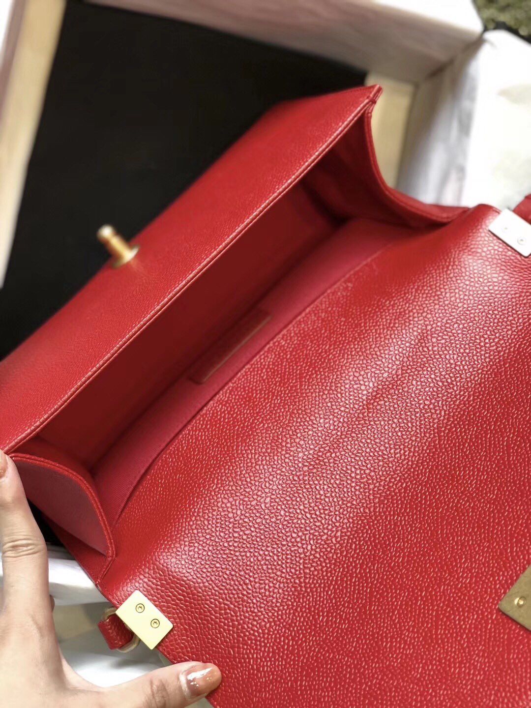 [TOP] CHANEL Le Boy Bag Caviar Medium 25cm - Red & GHW