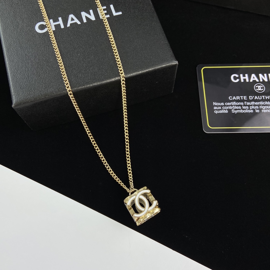 [TOP] CHANEL Necklace Bracelet Earrings Set