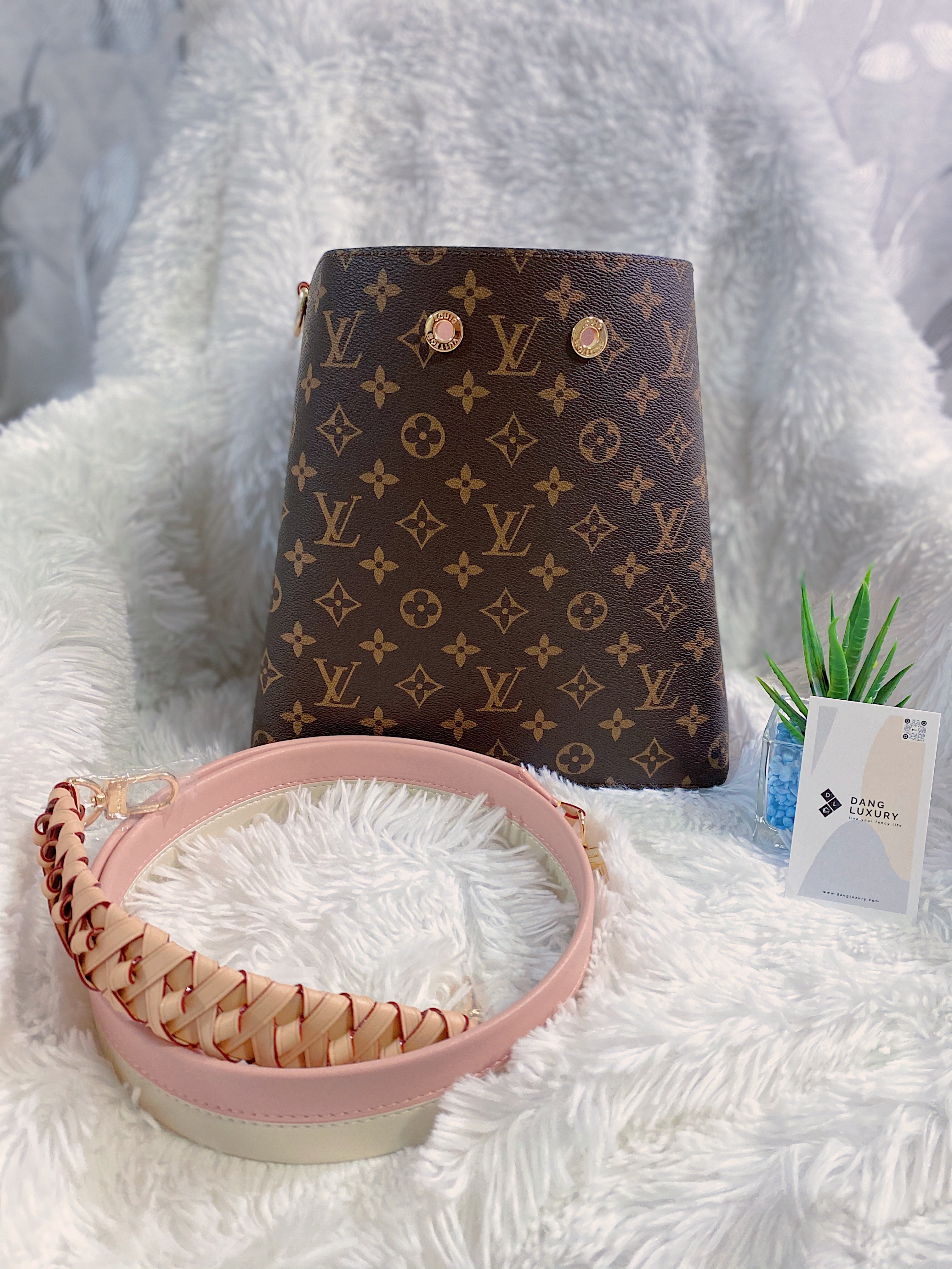 [TOP] Louis Vuitton LV  Noe Monogram Bag With Braided Handle 26×26×17.5CM- Pink