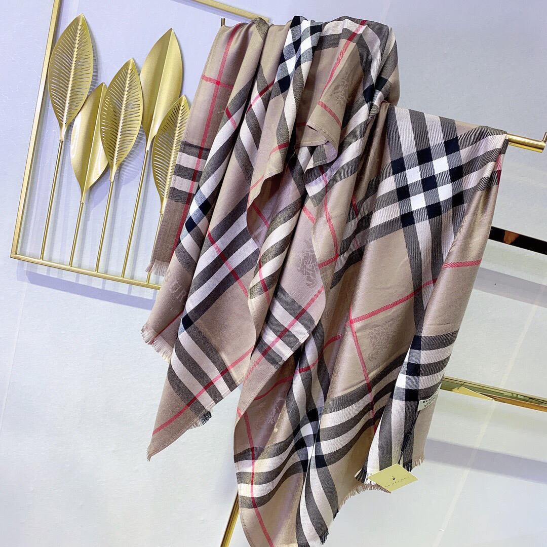 [TOP] BURBERRY Wool and Silk Scarf - 711 Luxury