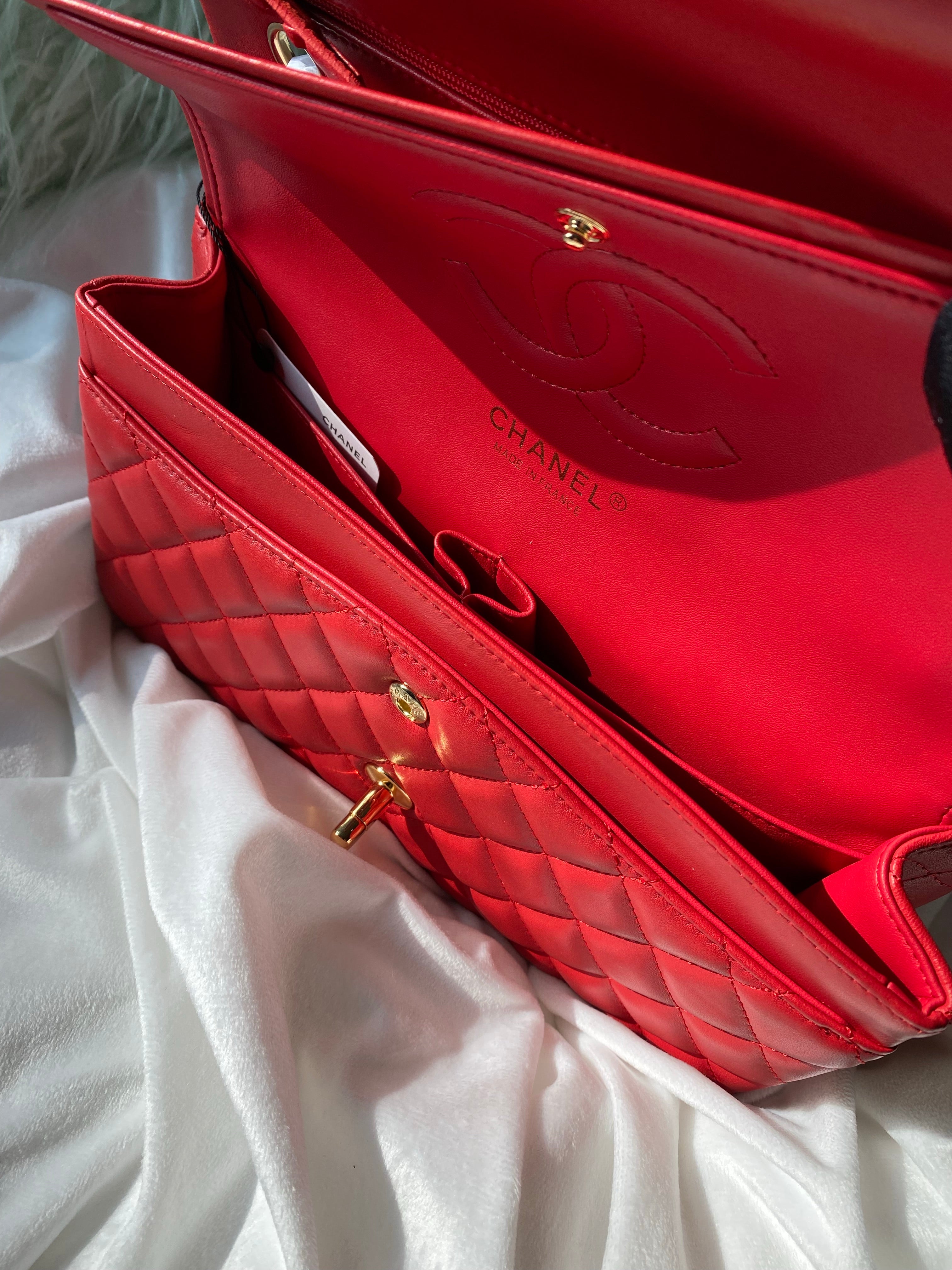 [TOP] CHANEL Classic Flap Bag Lambskin Medium 25.5cm – Red & GHW
