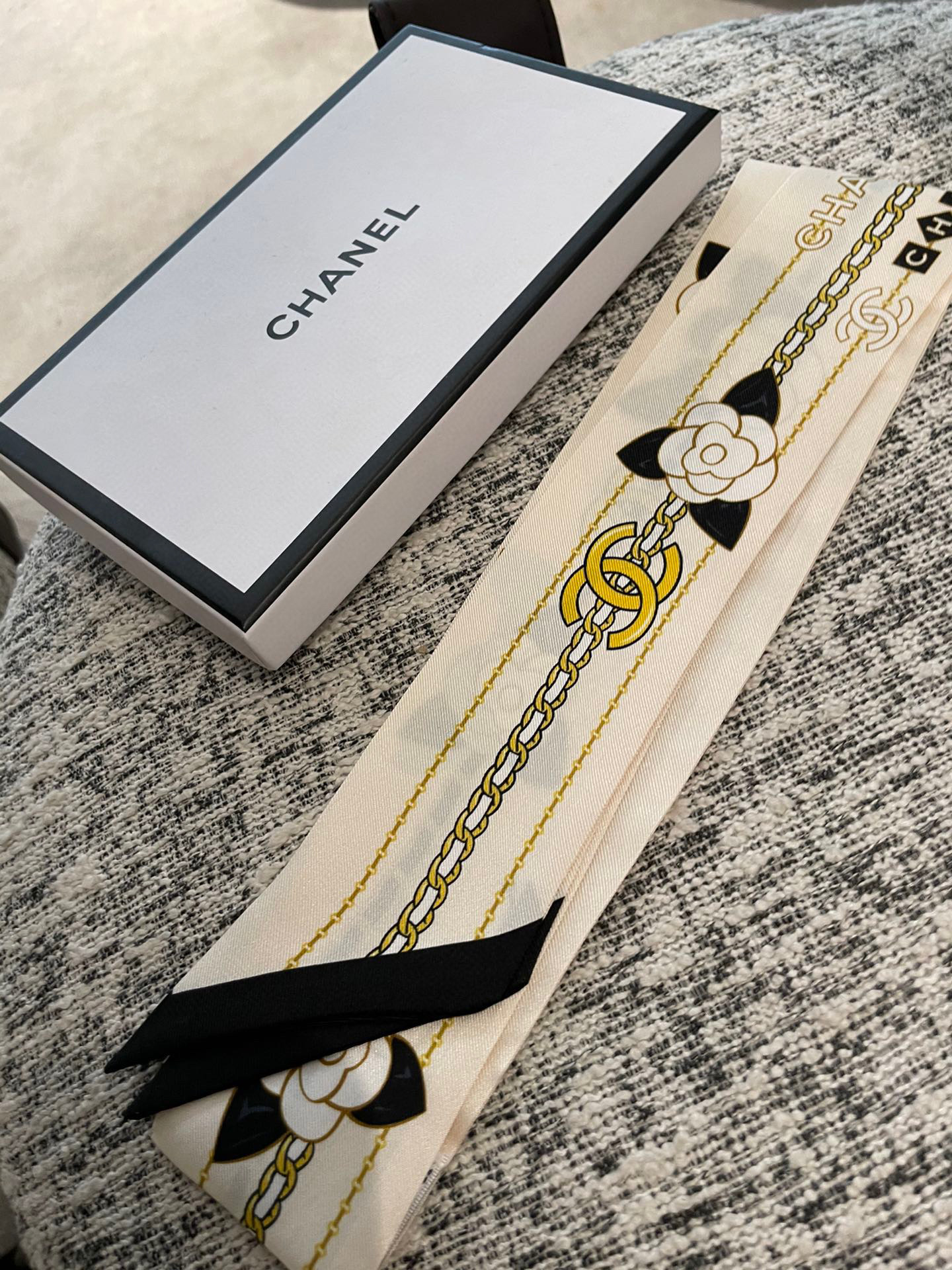 [TOP] CHANEL Slim Bandeau 120 × 6 cm – Four Colours