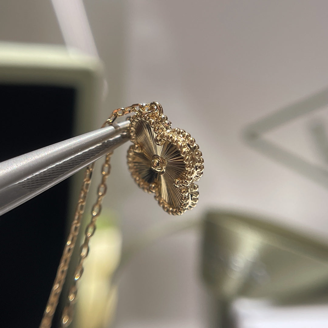 [TOP] Van Cleef & Arpels VCA Single Motif Albraham Necklace - Gold