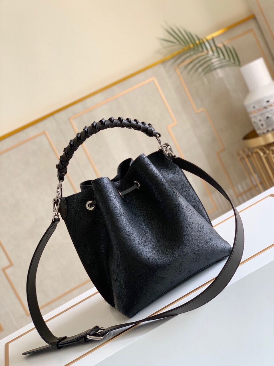 [TOP] Louis Vuitton LV  Leather Noe Bag 23×25.4×14.6CM- Black