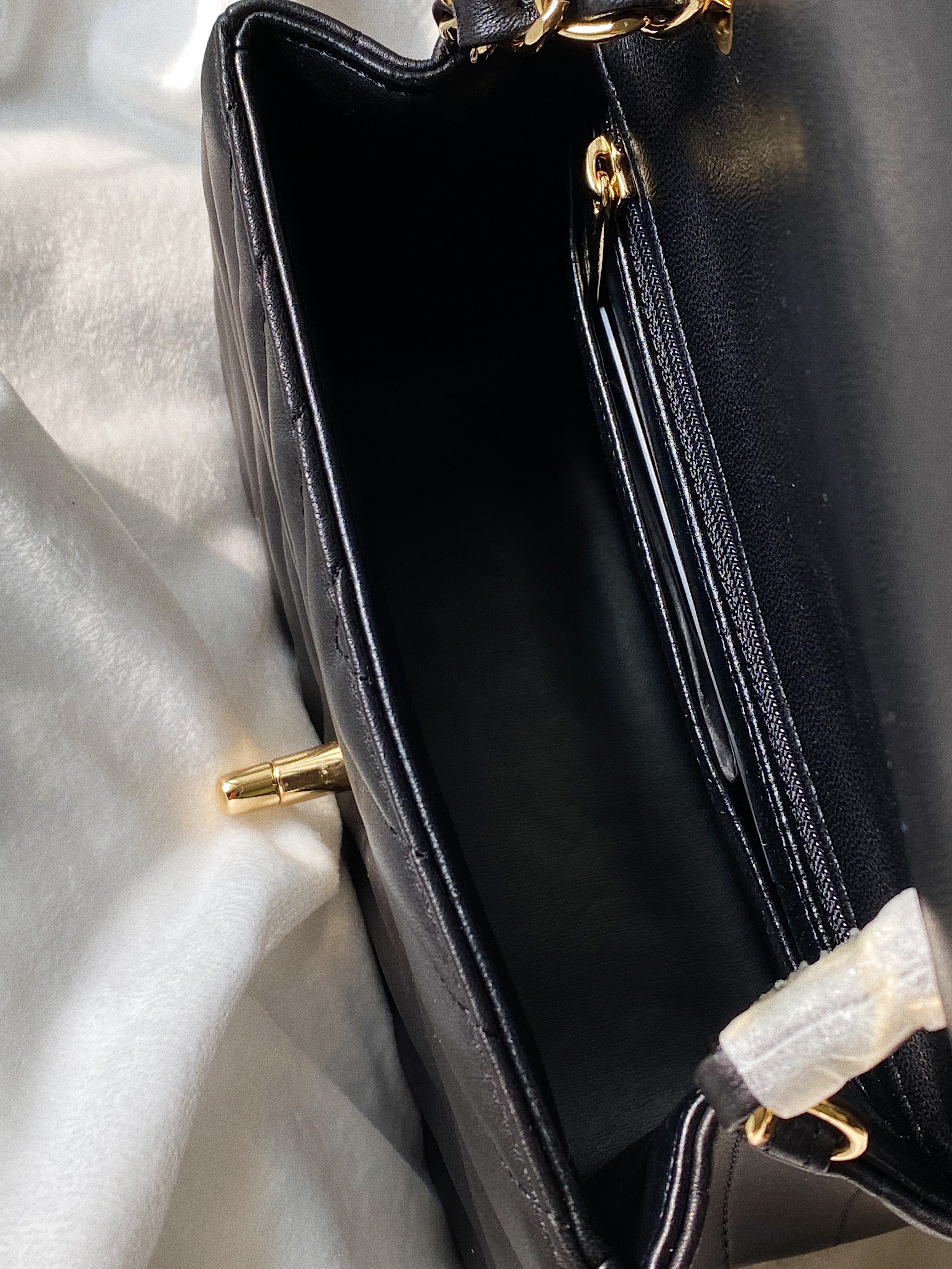 [TOP] CHANEL Classic Flap Bag Chevron Mini 20cm - Black