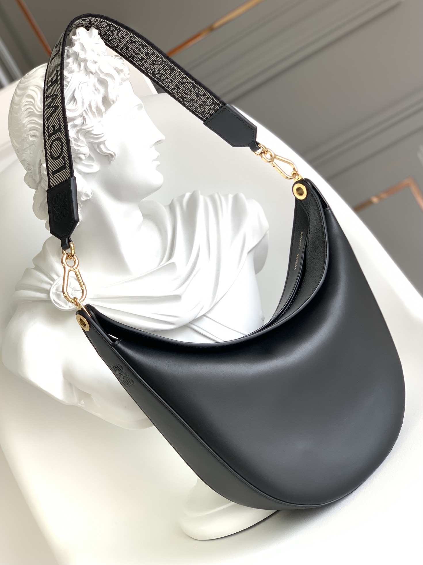 [TOP] LOEWE Calfskin Luna Bag 34*9*30cm - Black