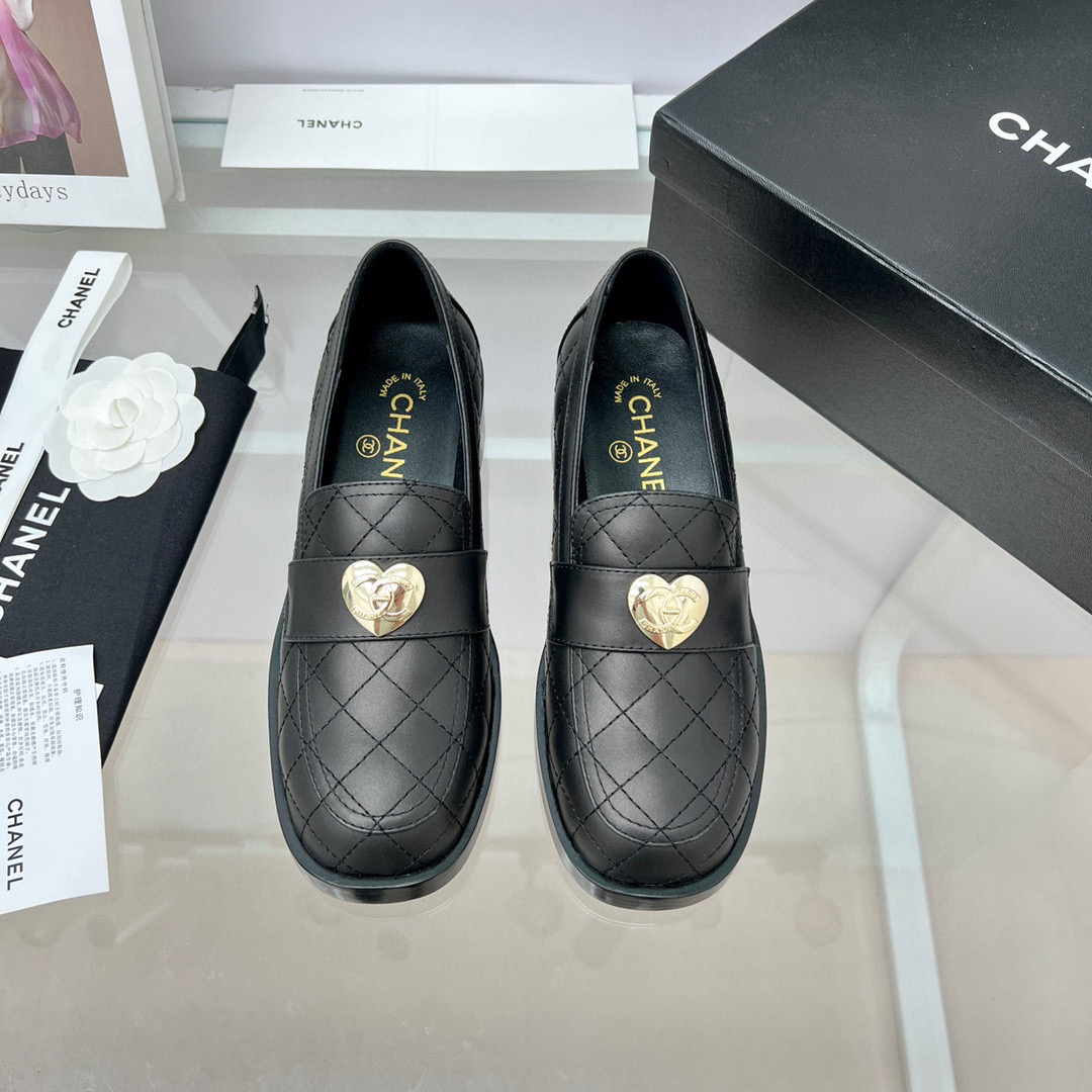 [TOP] CHANEL Leather Loafers Heart Logo - 4 Colours