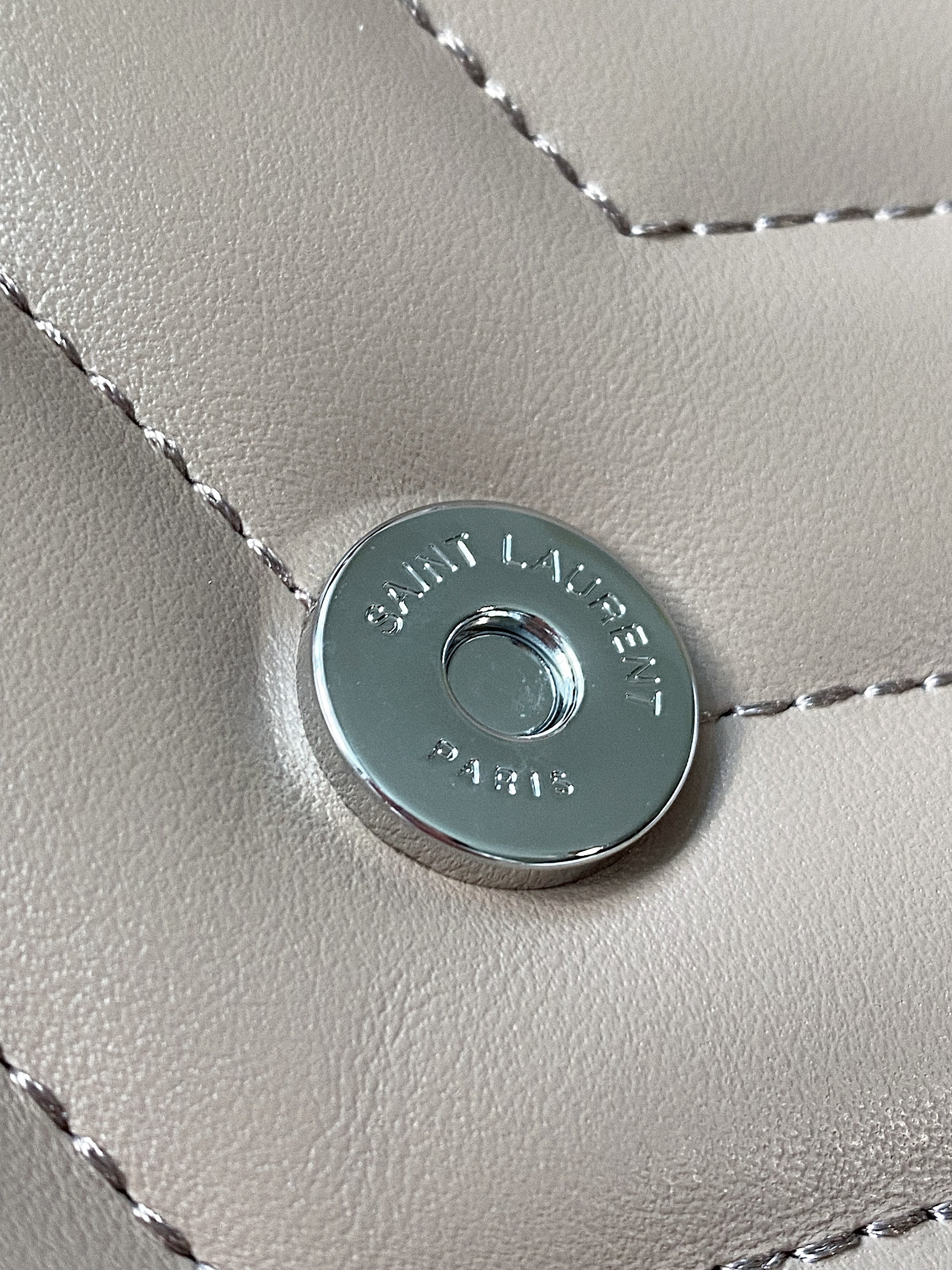 [TOP] Yves Saint Laurent YSL Loulou Quilted Shoulder Bag Small 20cm - Taupe