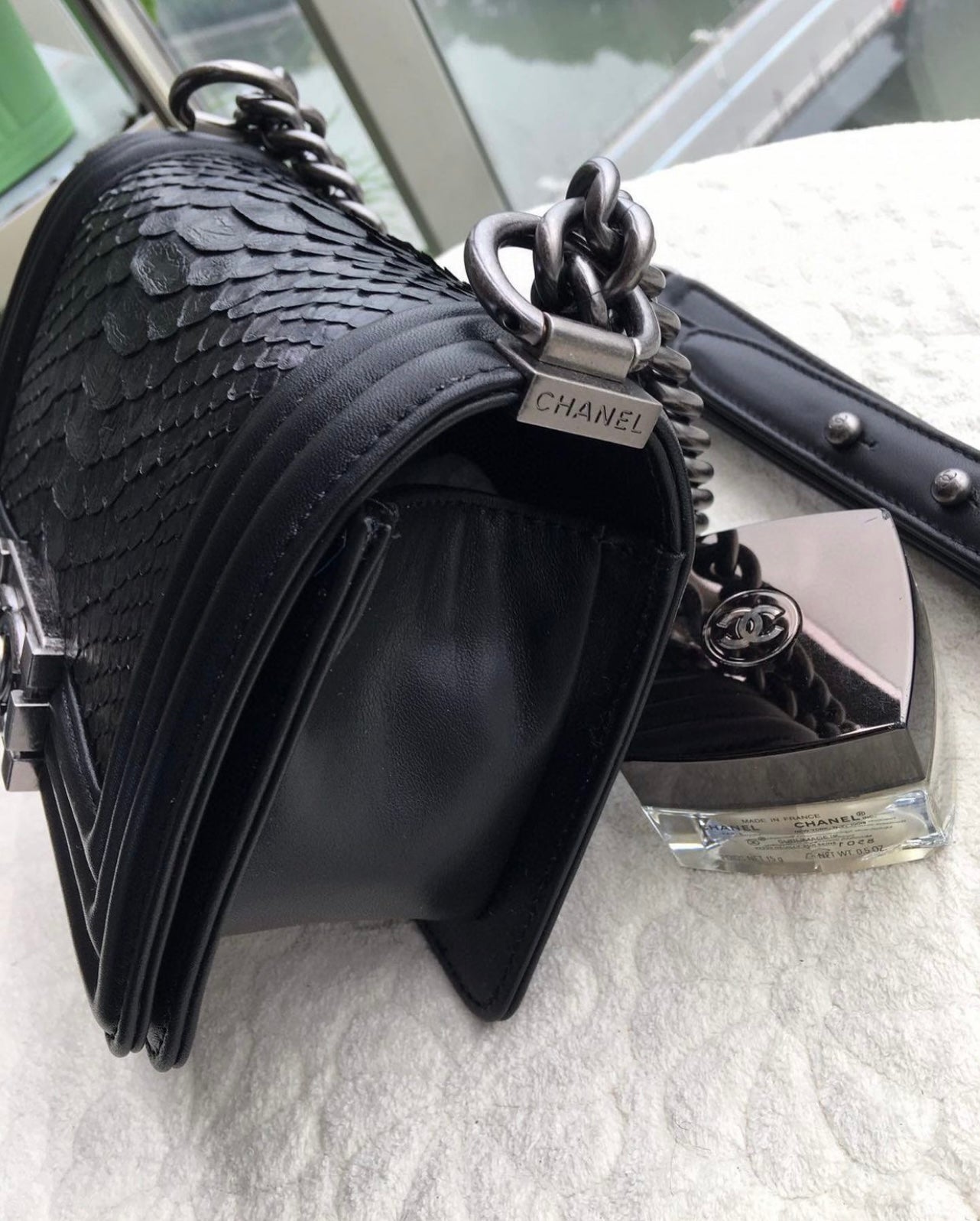 [TOP] CHANEL Le Boy Bag Python Small 20CM/25CM  - Black & SHW