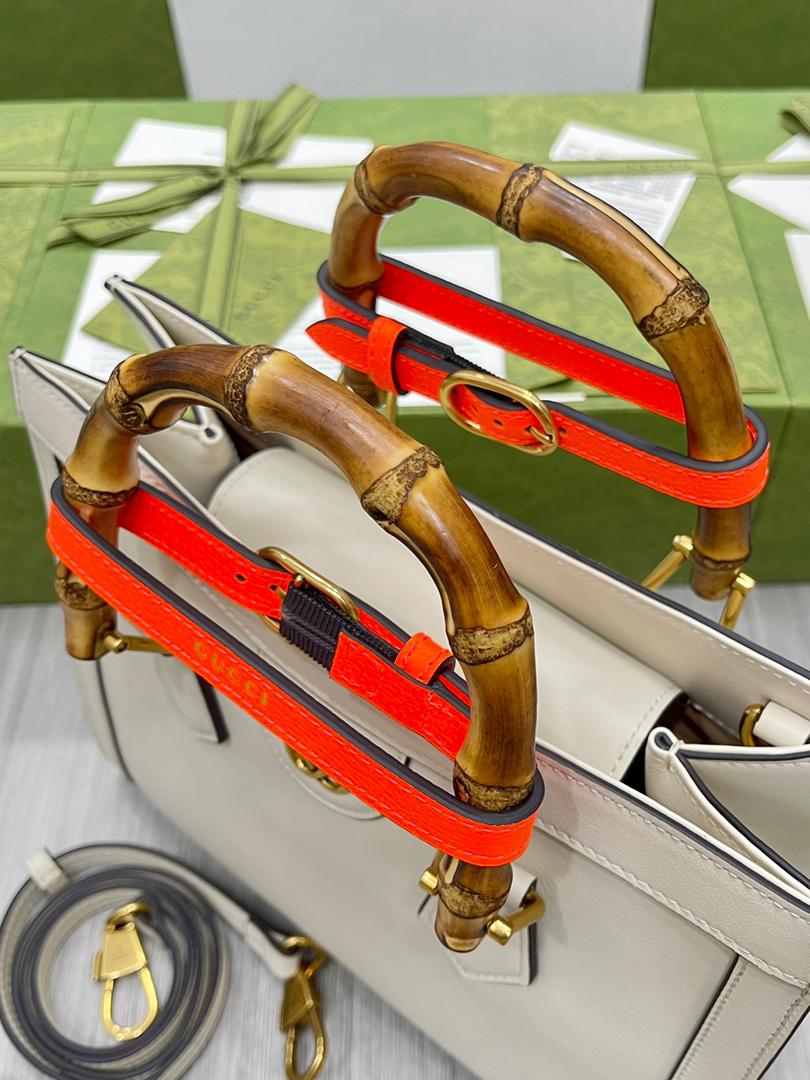 [TOP] GUCCI G*G Diana Medium Bag - White