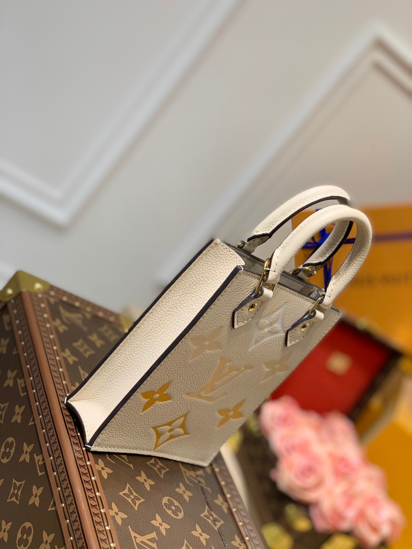 [TOP] Louis Vuitton LV £V Petit Sac Plat Bag By The Pool 20/21/10cm- Cream & Orange