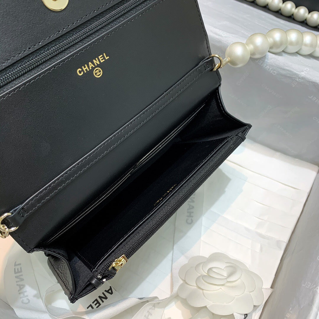 [TOP] CHANEL Classic Flap WOC Pear Chain - Black