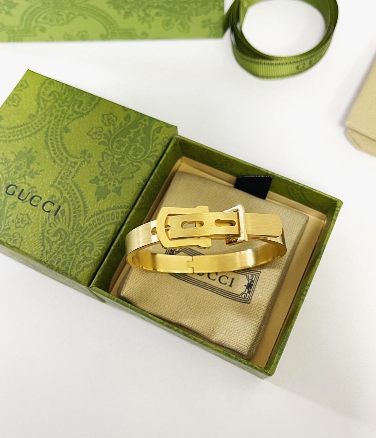 [TOP] GUCCI Buckle Bracelet - Gold