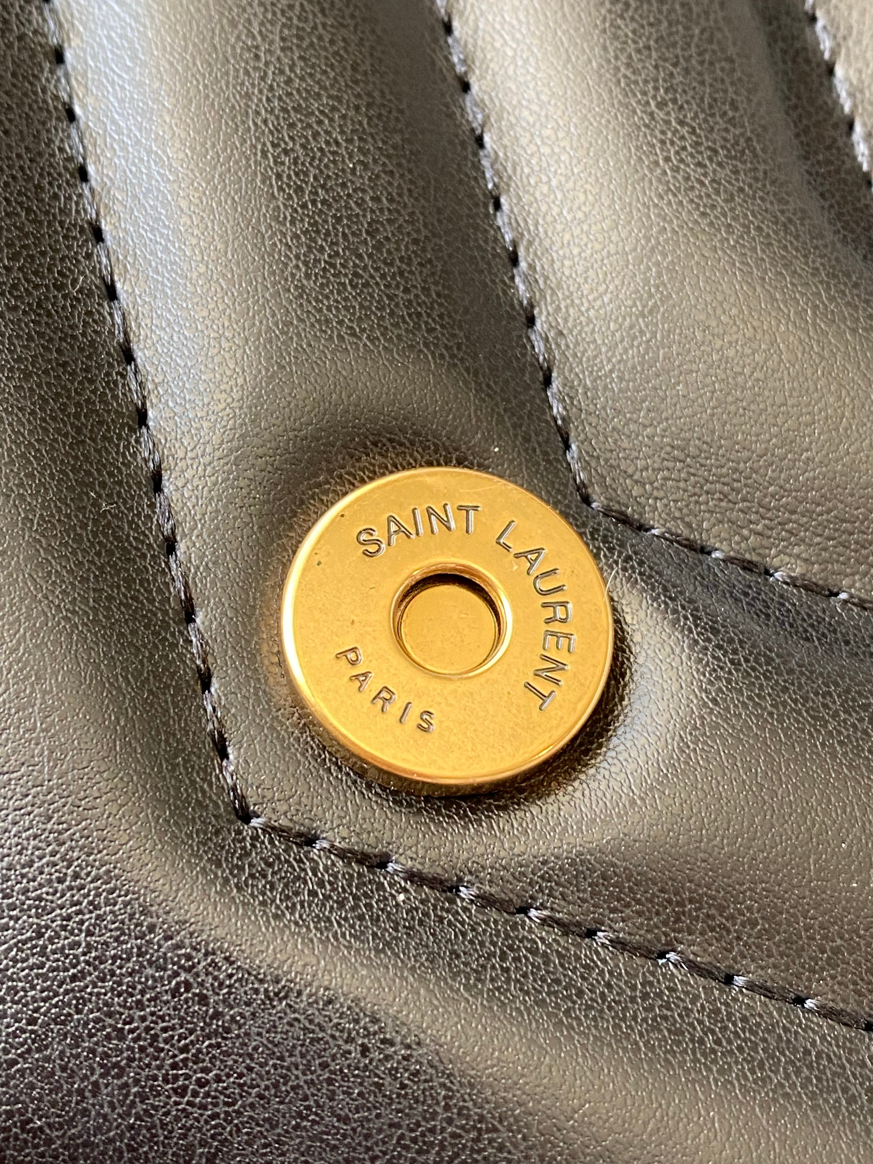 [TOP] Yves Saint Laurent YSL LouLou Bag Medium 25cm - Black w GHW