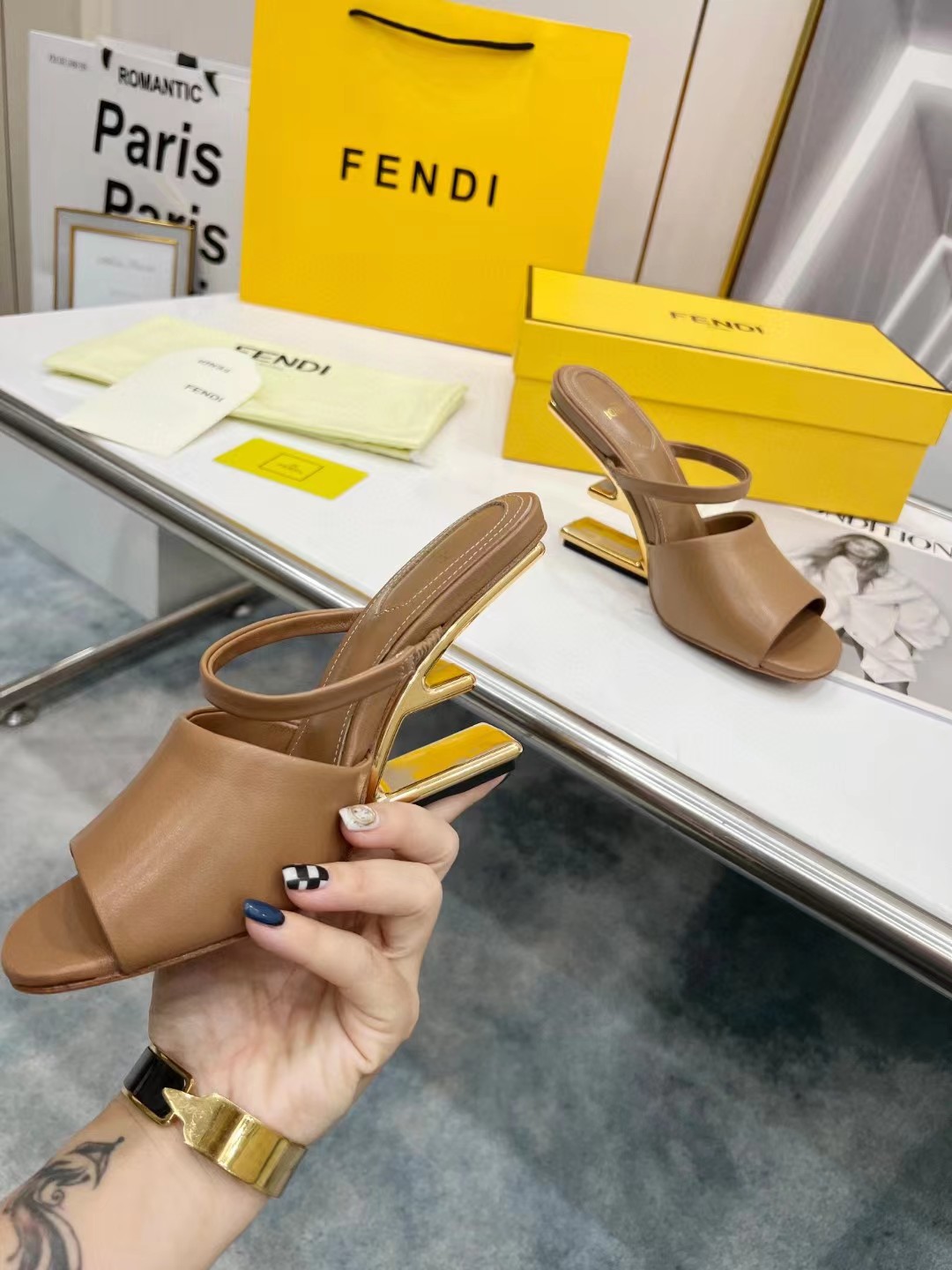 [TOP] FENDI First High Heel - Tan